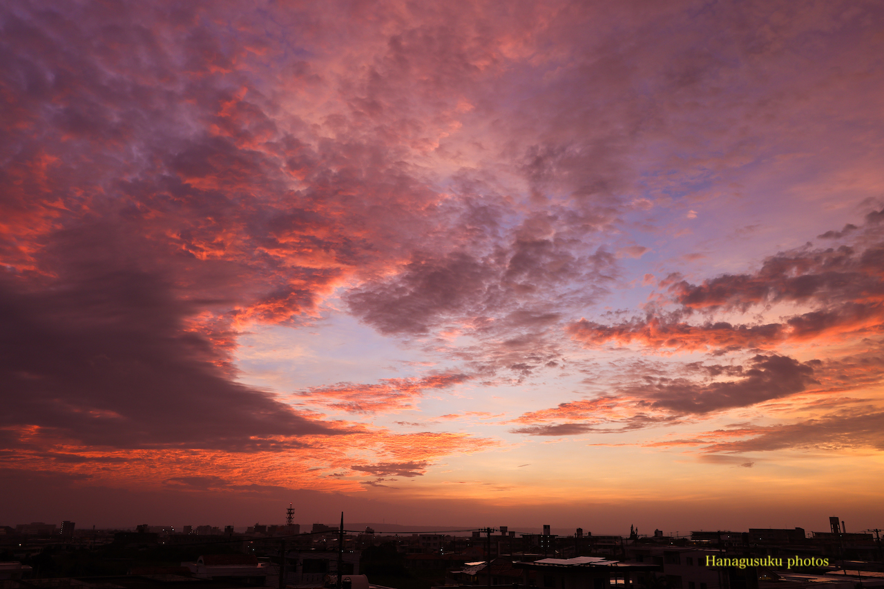 台風の時の、独特な夕景。　鮮やかでした。。。