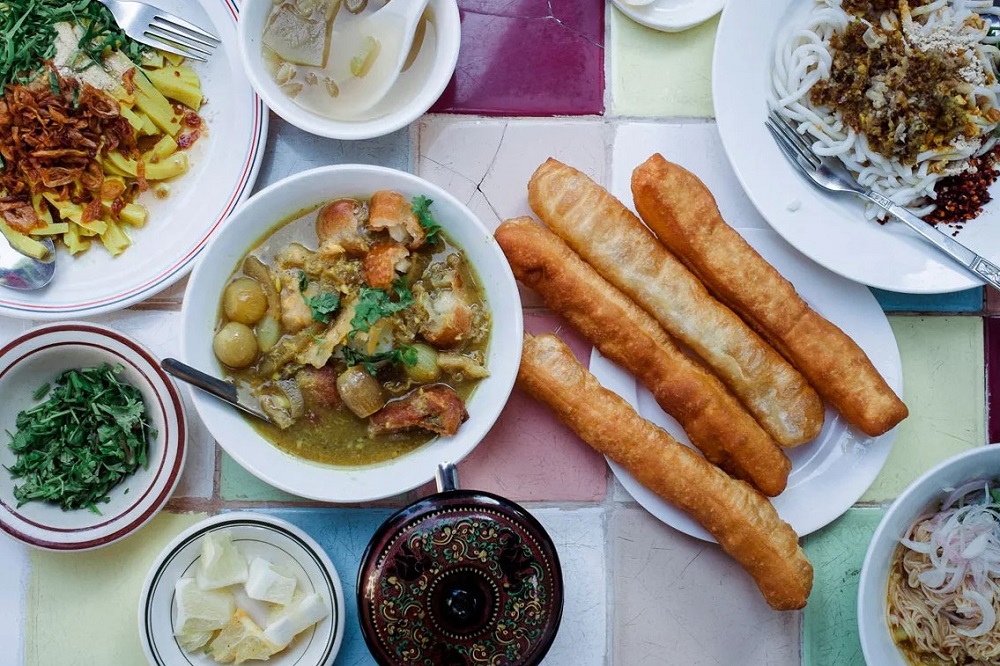 ミャンマーの美味しい伝統料理 -オンノウカウスウェの魅力