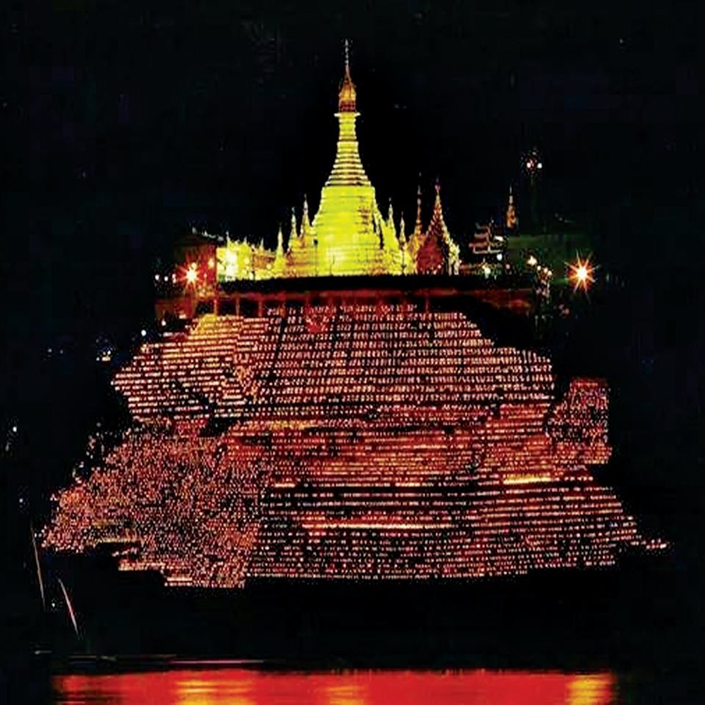 タディンユット灯明祭