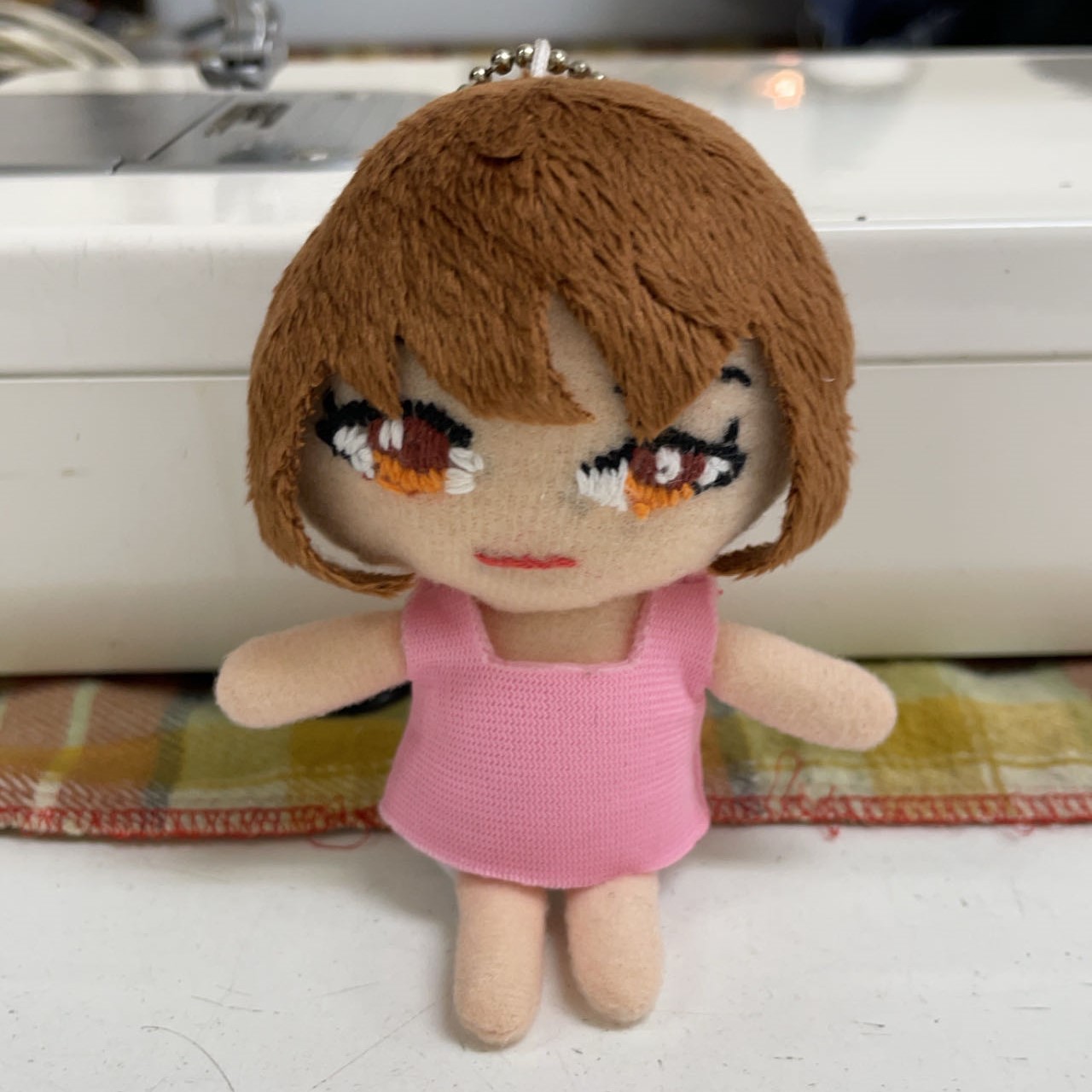 アラフィフ男性社員が、型紙桜子Sの顔を手縫い刺繍で挿げ替えました。