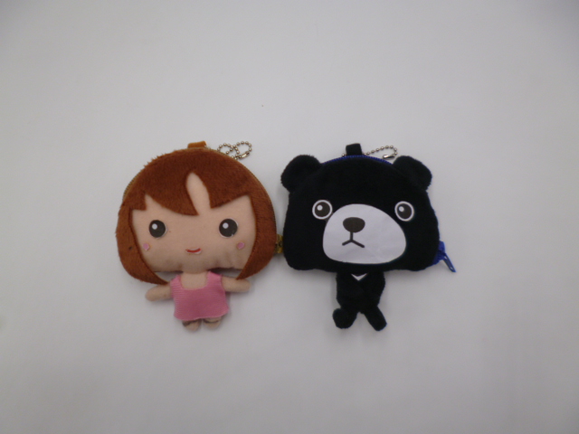 試作で形状を調整していきます。紙片の位置には刺繍を手配(ง ˙˘˙ )ว