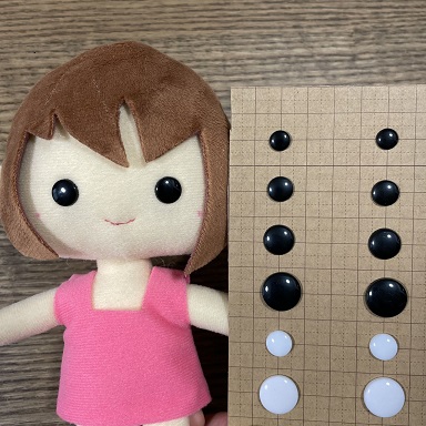 白いプラスチックアイ＝ペイントアイ