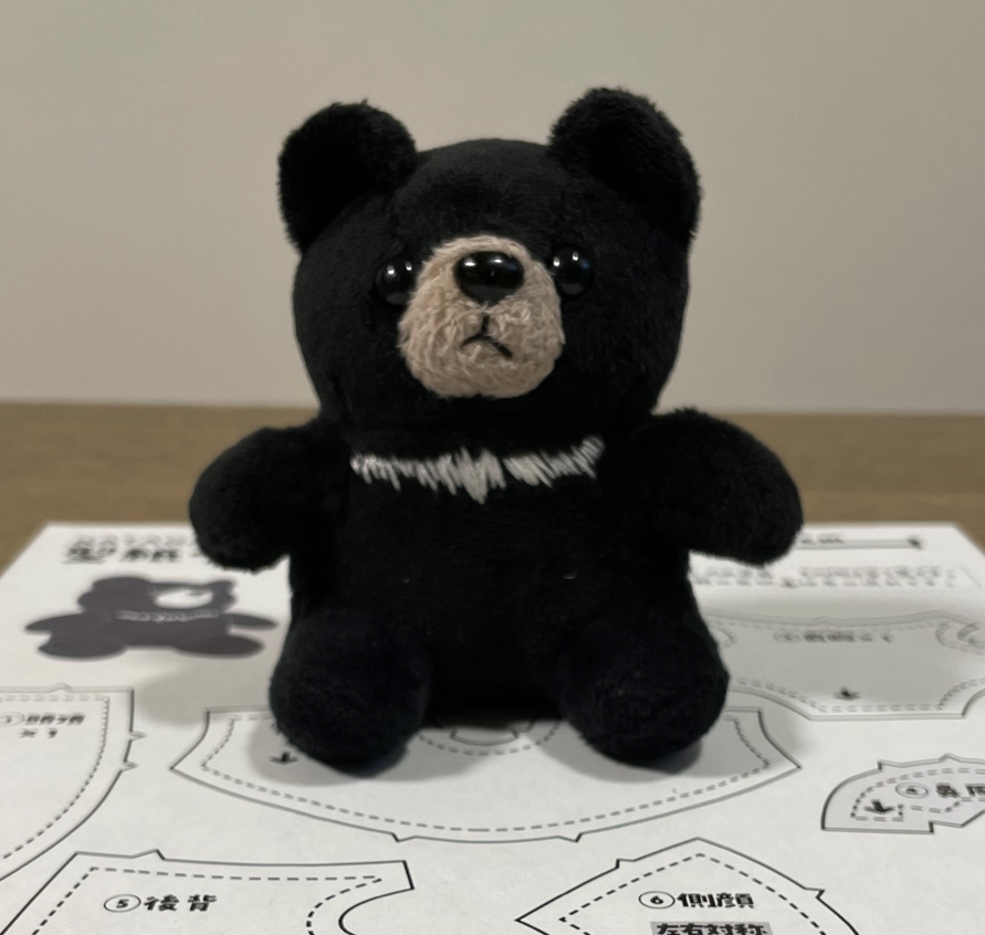 次の型紙公開までもうすぐ。ツキノワグマです。