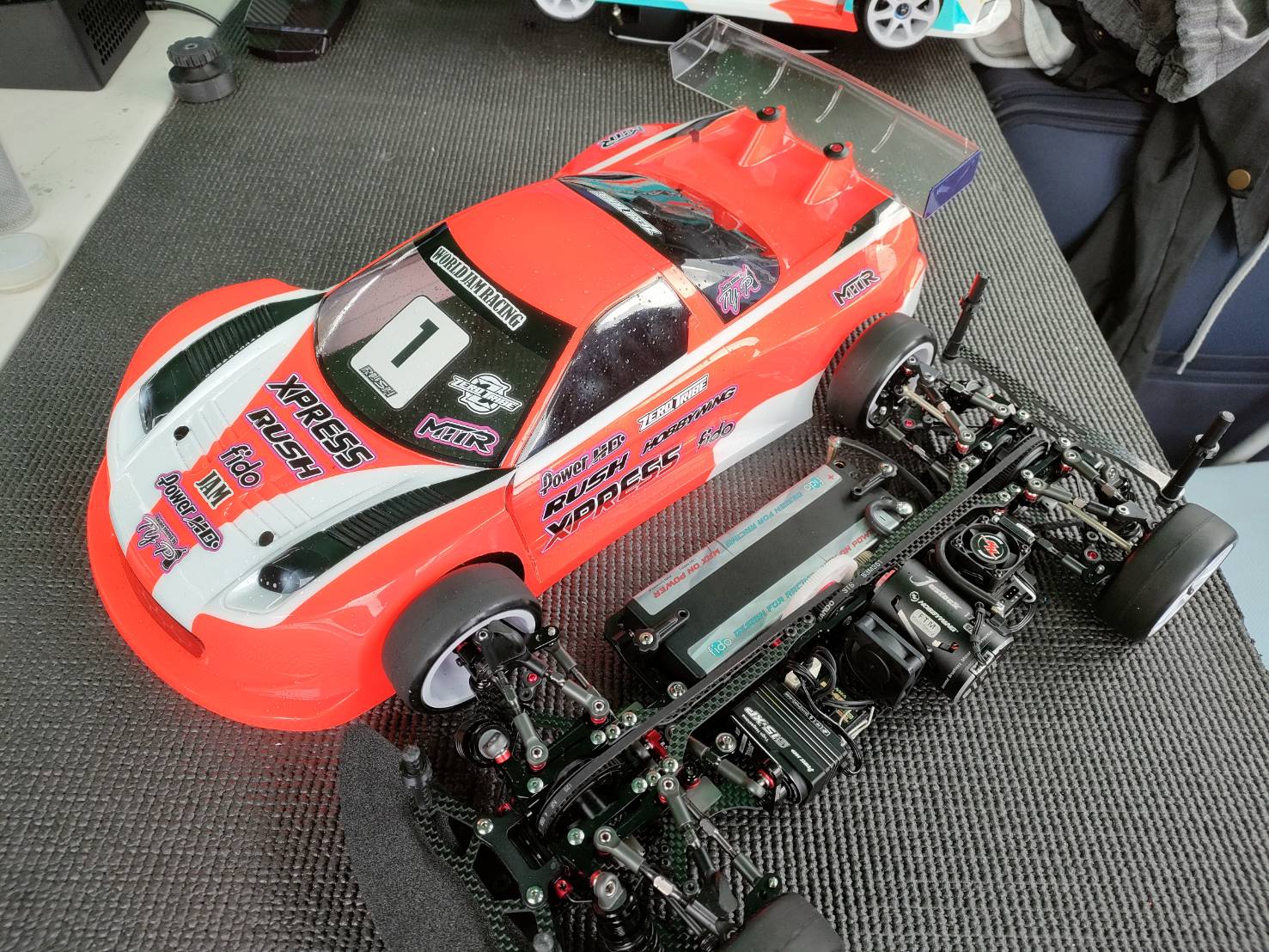 R/C SuperGT選手権人気ボディセッティングのご紹介