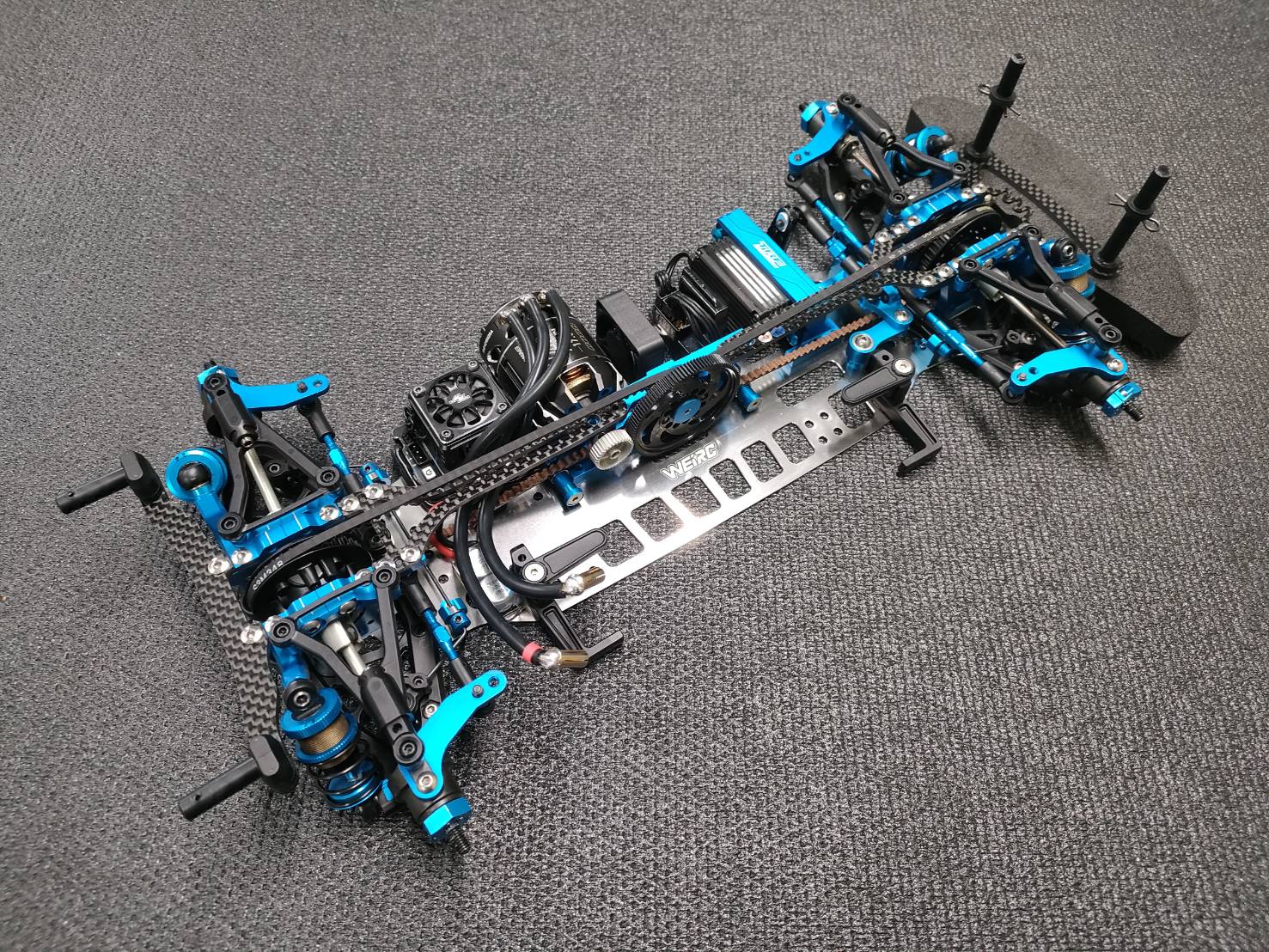 WEiRC製スチールシャーシの取扱いを予定しています