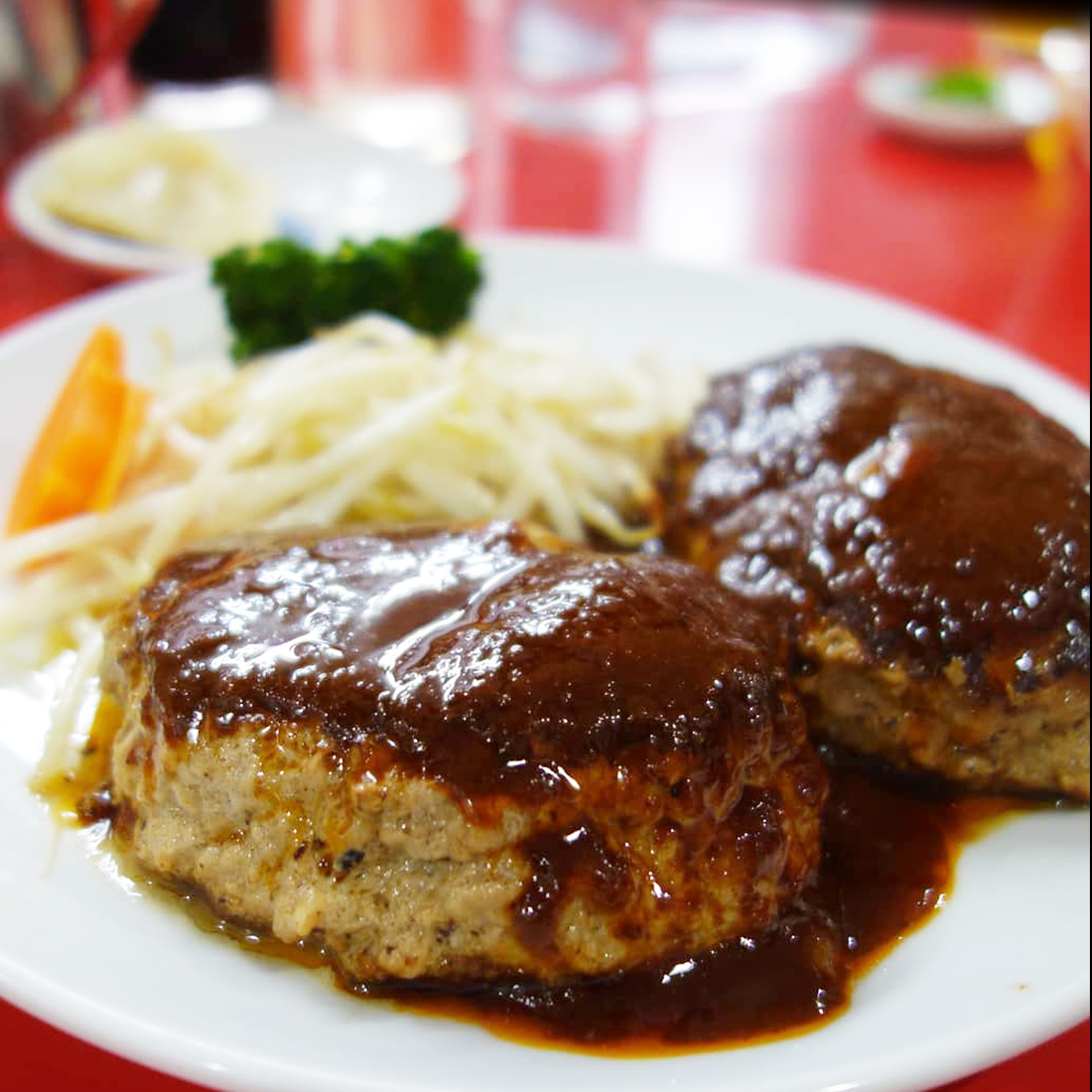 （続き）常識を覆す餃子専門店。イチロー餃子。
