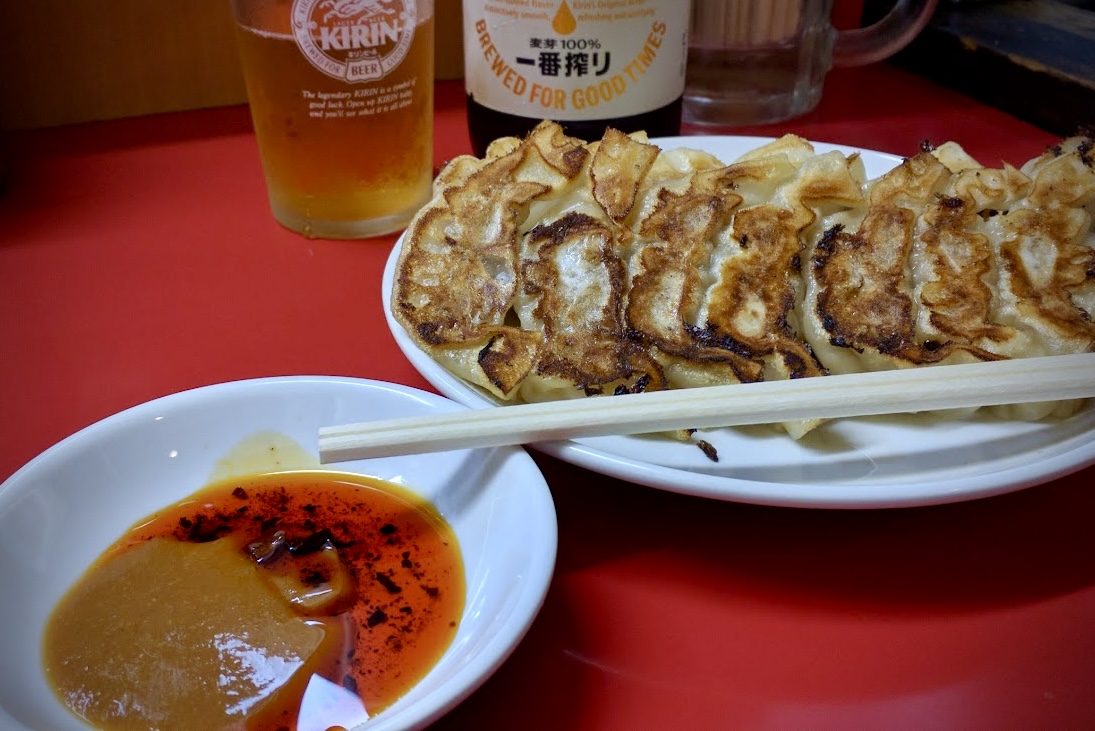 神戸の絶品グルメ：味噌だれ餃子の歴史と魅力に迫る！