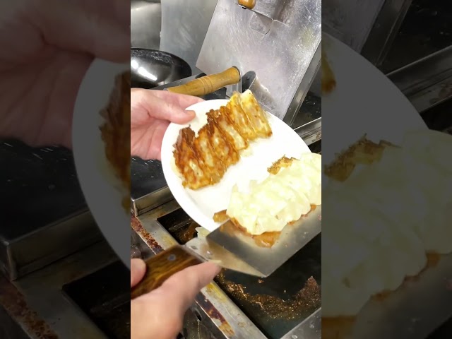 あっさり系の味噌だれ餃子は、イチロー餃子の味噌だれ餃子