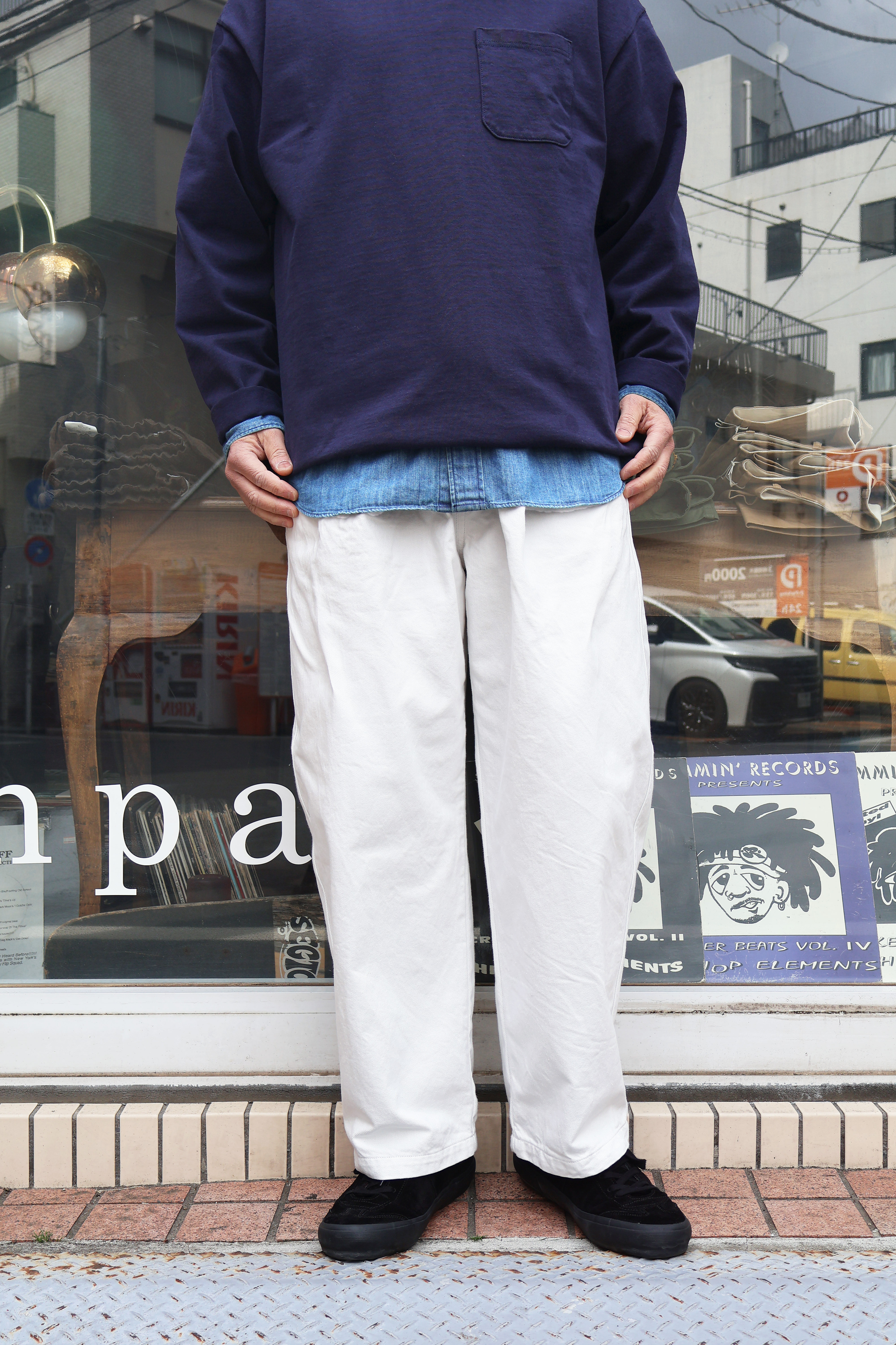 STILL BY HAND ディープタックデニムパンツ DN03261