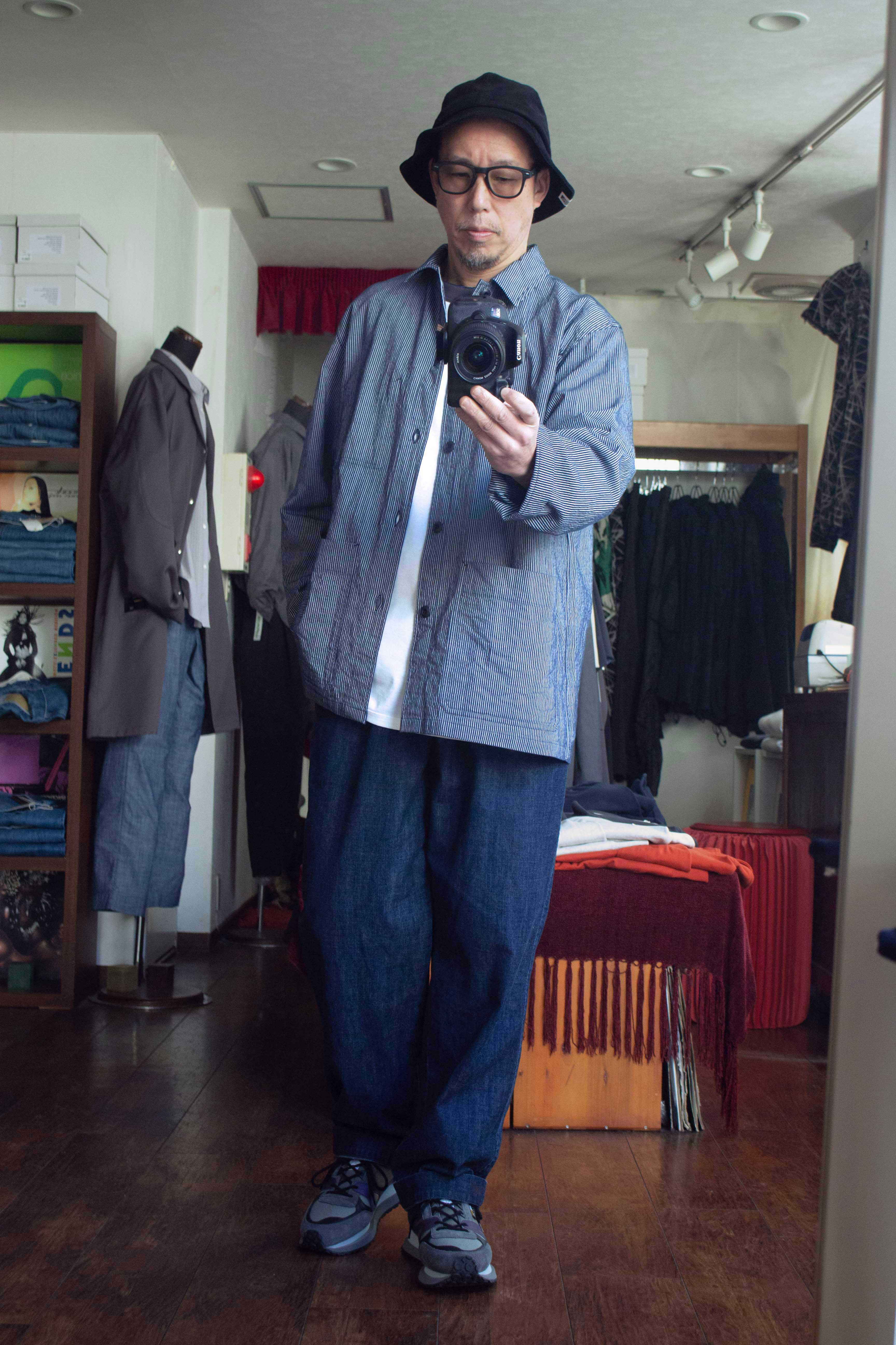 Brena Shell Bumped Hickory