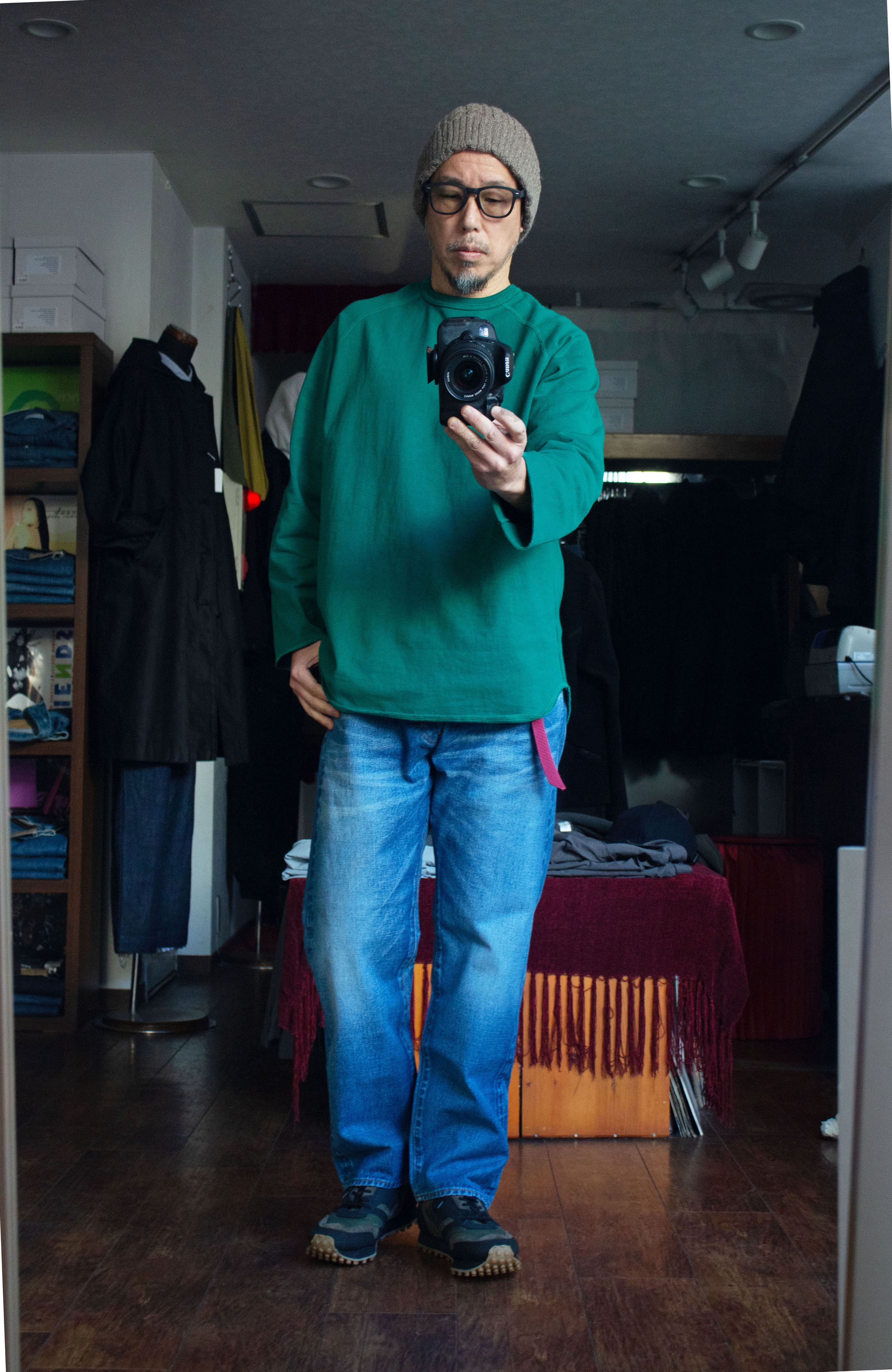 Manual alphabet Ragran Cut off Round L/S Tee MA-C-