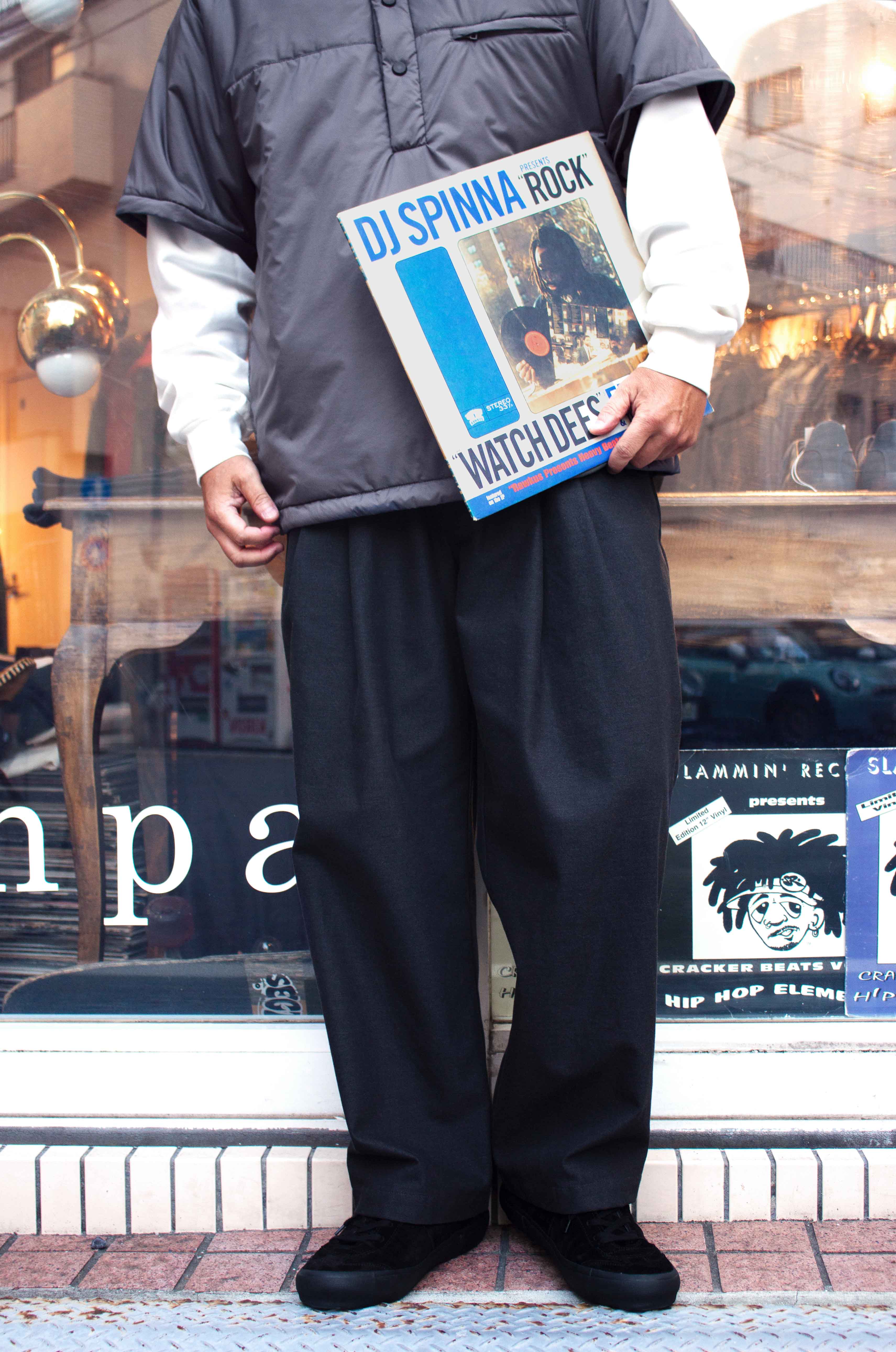 STILL BY HAND 強撚コットンシャンブレー2タックパンツ PT06253