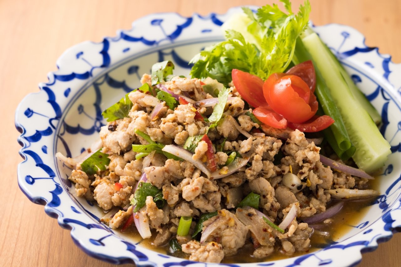 ラープvsガパオ:タイ料理ふたつの違いを徹底比較