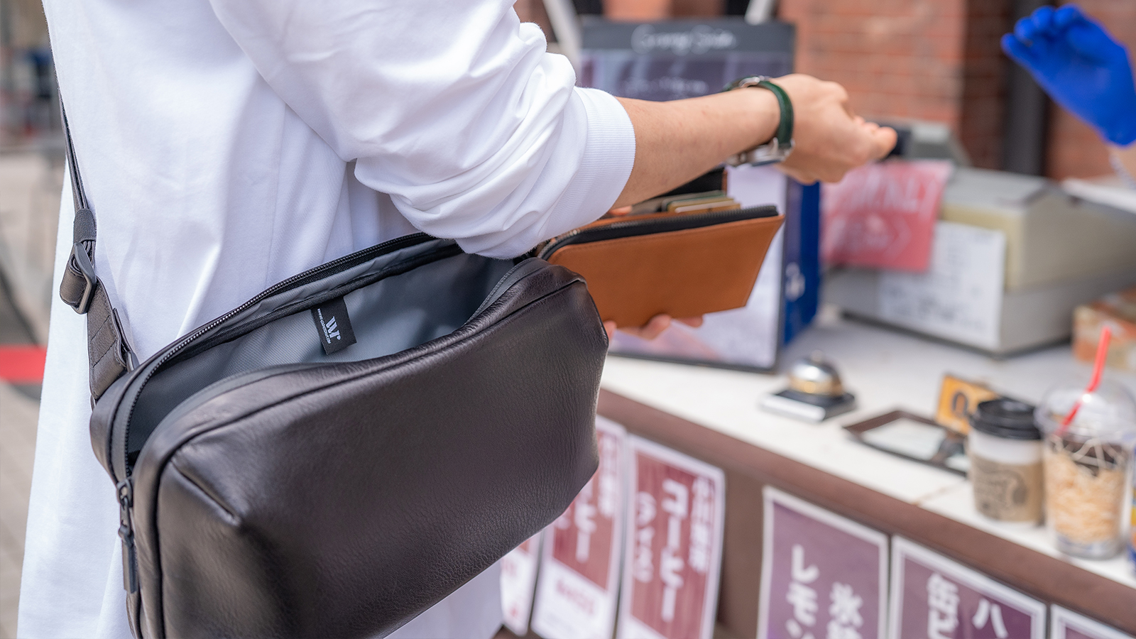 本革バッグ、どう選ぶ？ 毎日使える革バッグの条件と選び方
