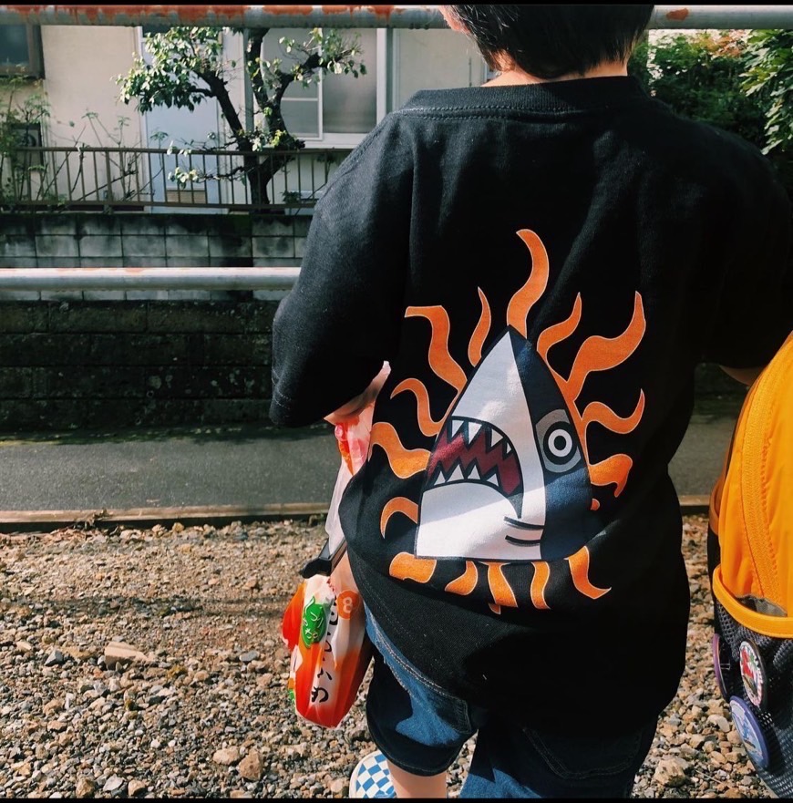 そして何故かサメから、、