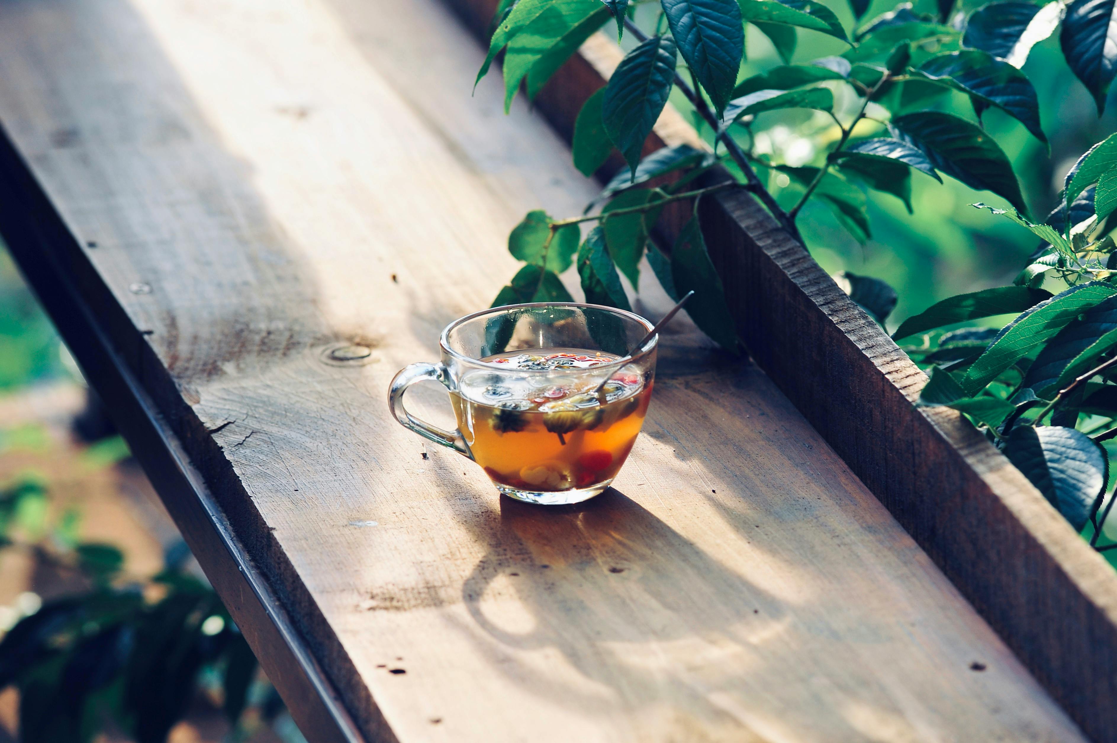 はちみつを熱いハーブティーやコーヒーに溶かすのはNG？