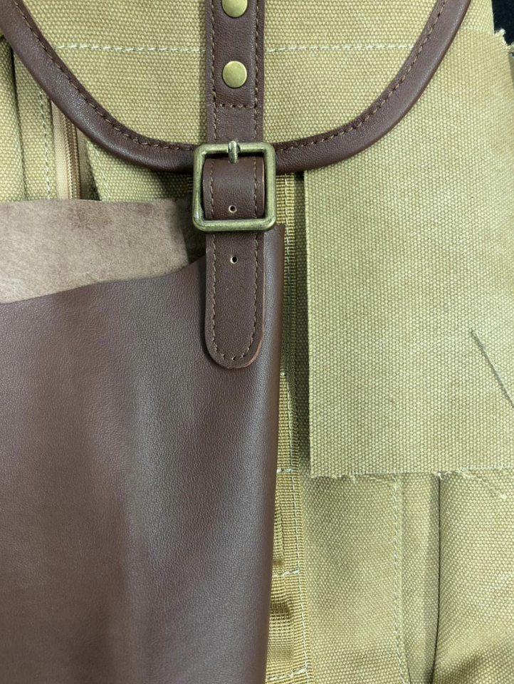 【Classic Camper 50】生産レポート「生地と革を入荷しました」