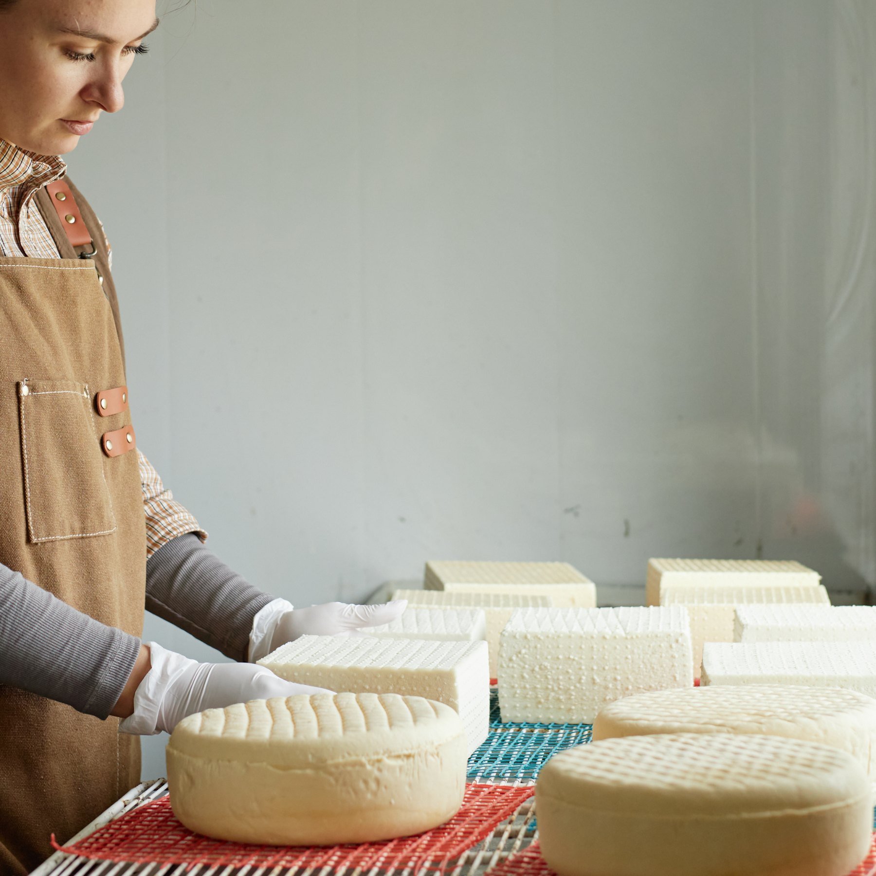 乳と塩だけで生まれる“無限の味わい”と、静かな手仕事の物語