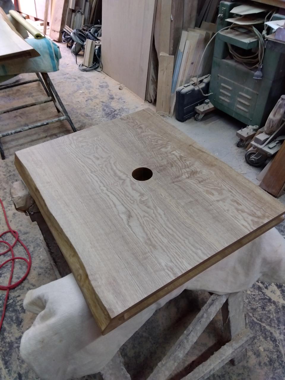 ナラの洗面カウンターが仕上がってきました!