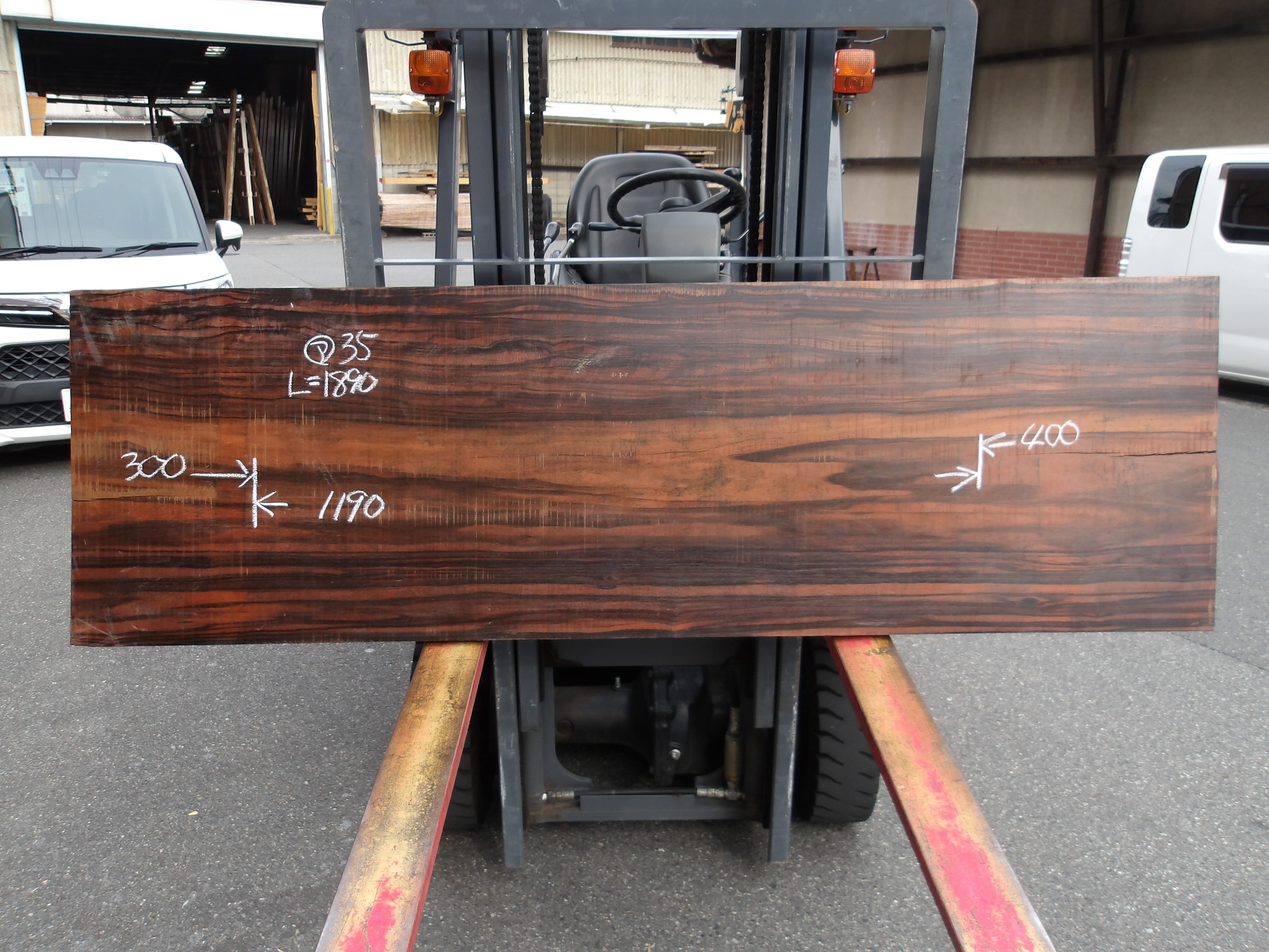 希少な黒檀の幅広板を載せました！