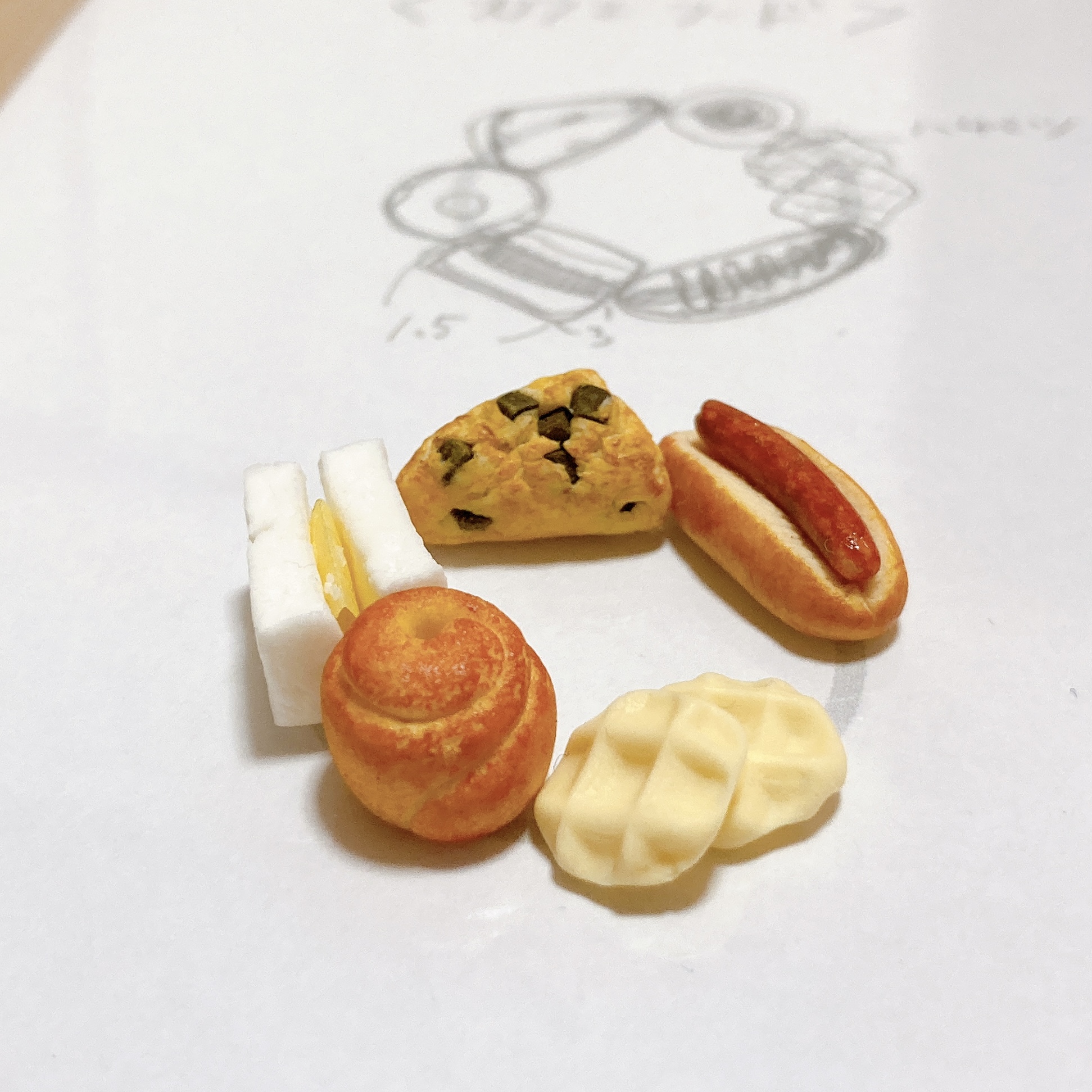 ちまちまとこまごまと作っています。
