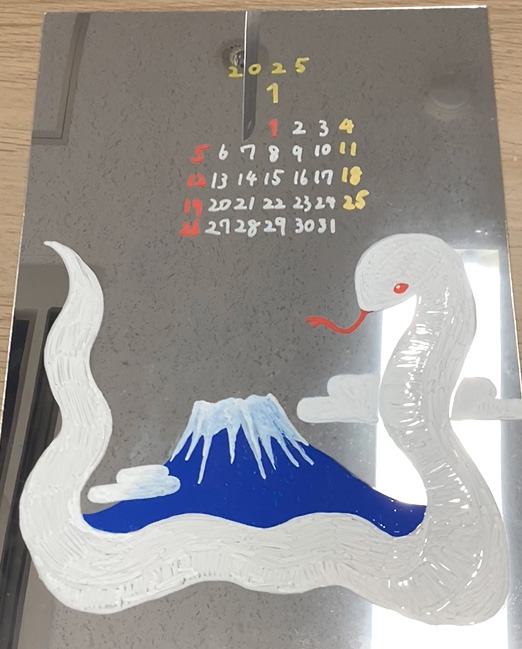 【作ってみた】今年は巳年🐍鏡アートのカレンダー