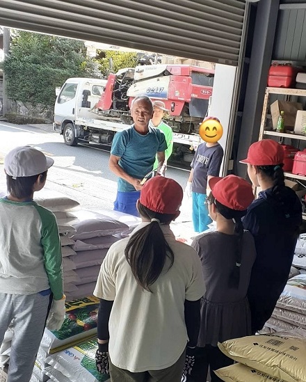 9月24日　宮前小学校五年生稲刈り体験学習