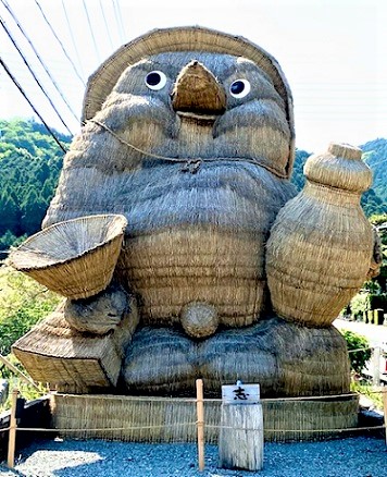 飯南町仁柿の巨大藁アートぽん太君