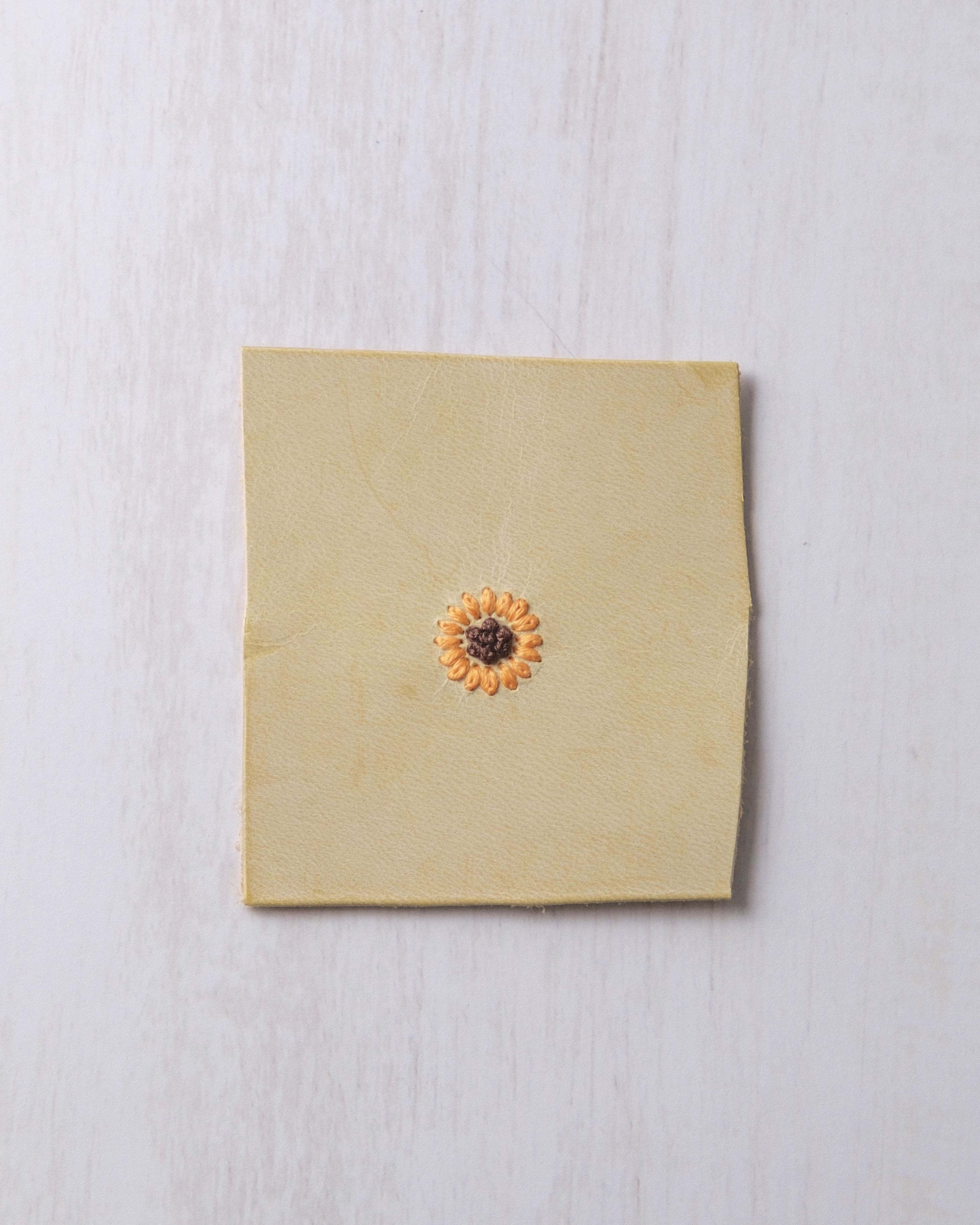 この革と刺繍の組み合わせが見てみたい、というものがありましたら、できる限りお応えします
