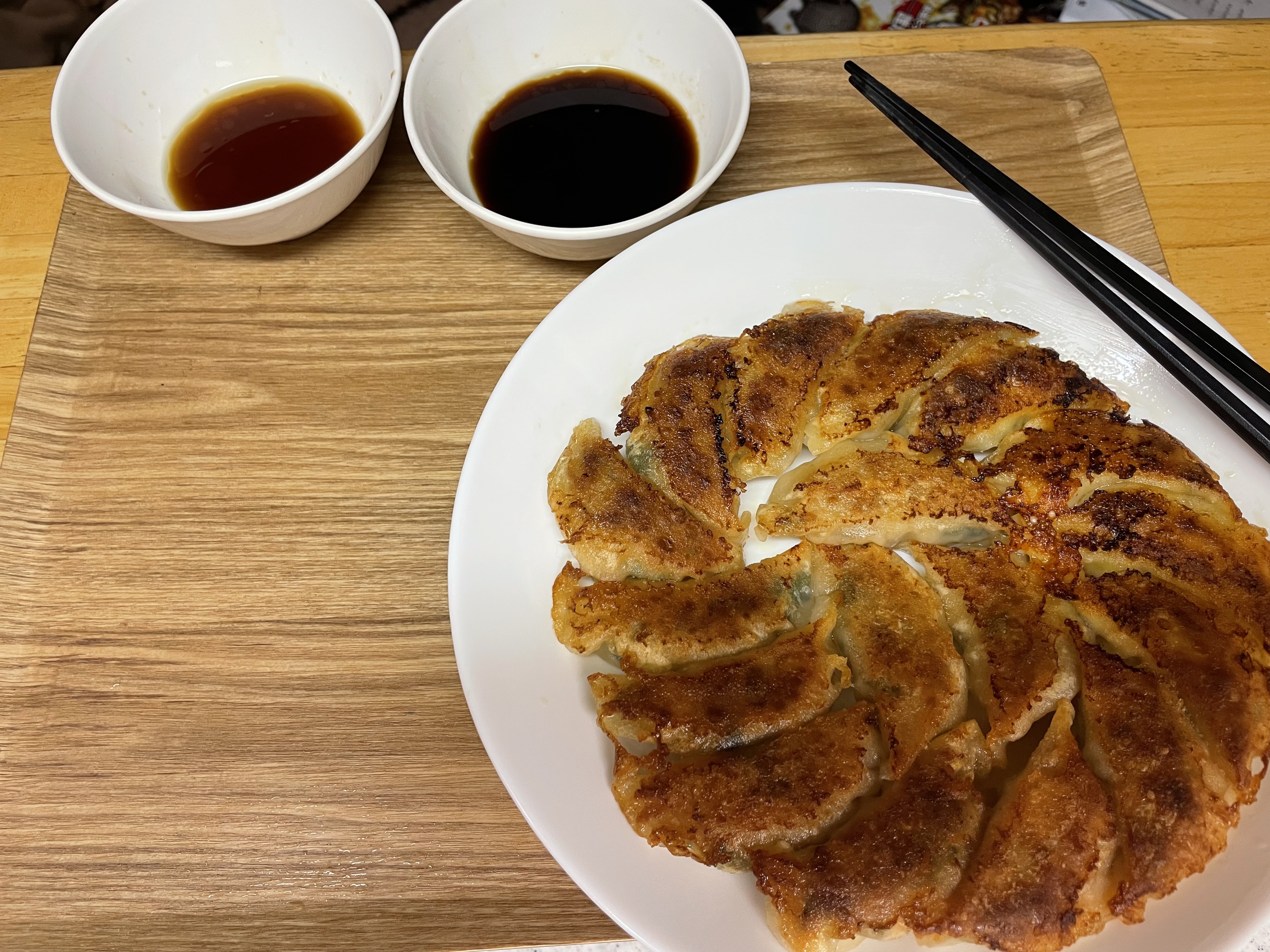 まだまだ続く今年の夏、、ビールと餃子で乾杯しよう。