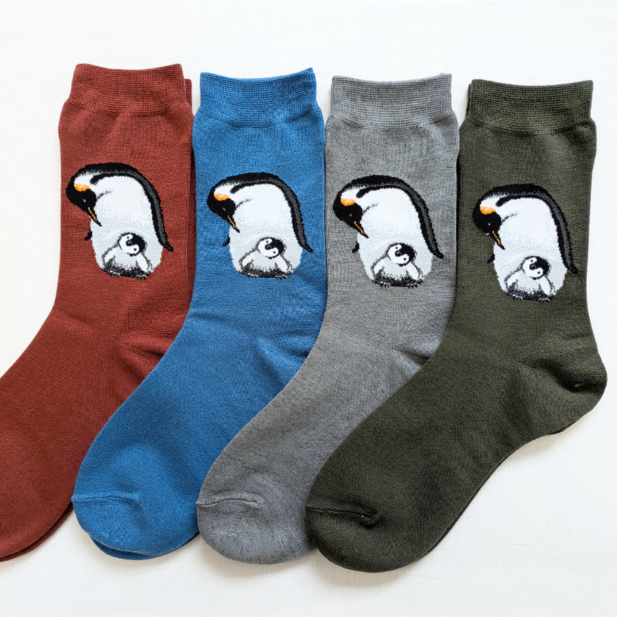 ペンギン好きのための新作靴下が冬バージョンで登場！