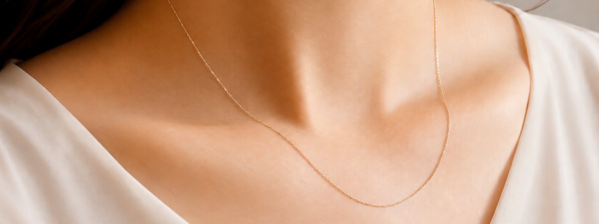 夏は金属アレルギーが心配?汗ばむ季節のジュエリー対策