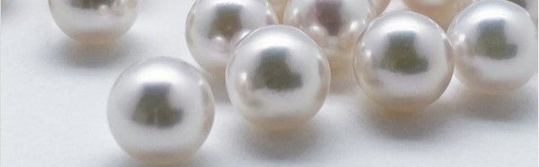 秋に映えるパールジュエリー