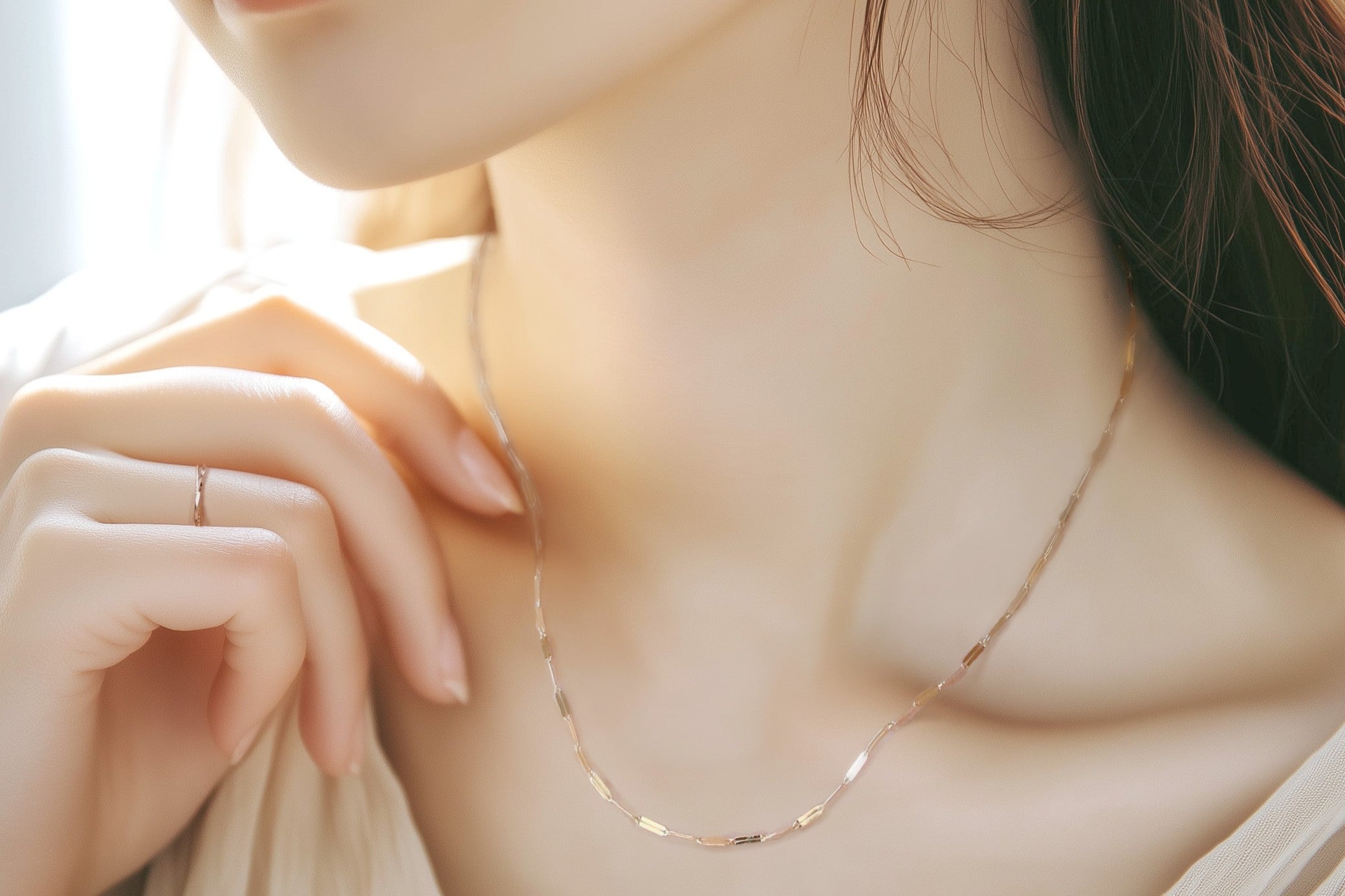 暑さも味方に!夏の終わりに輝く残暑ジュエリー~ゴールドとプラチナの楽しみ方♡