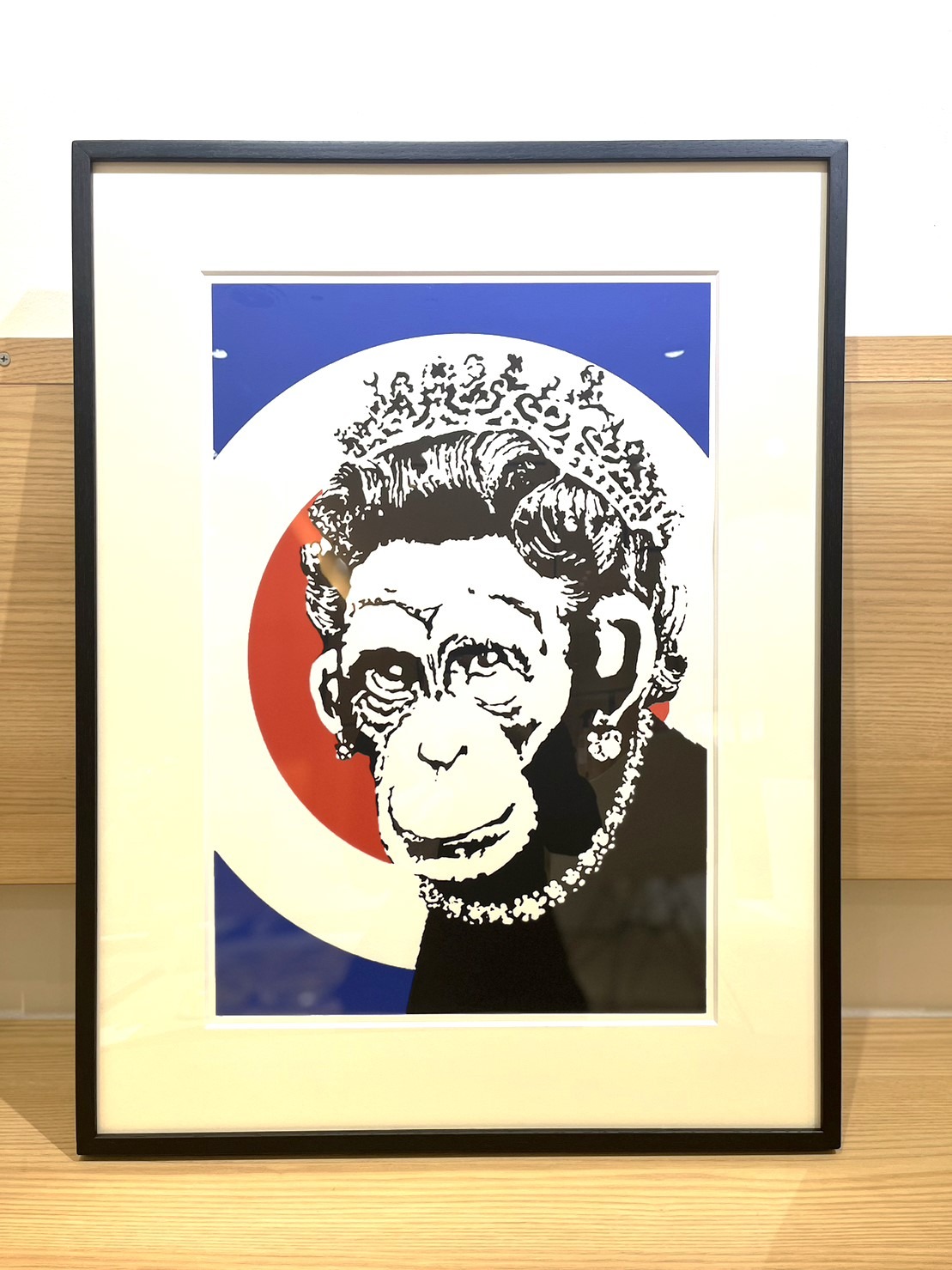 バンクシー「Monkey Queen」