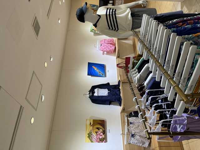 「水着屋さん？」