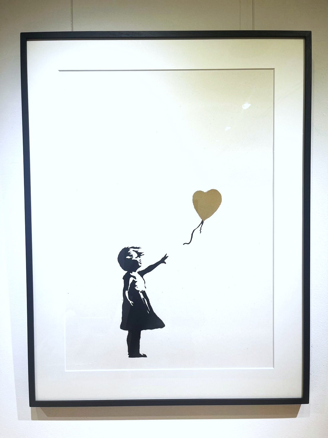 あのバンクシーの人気作☆「Girl with Balloon(Gold)」入荷！