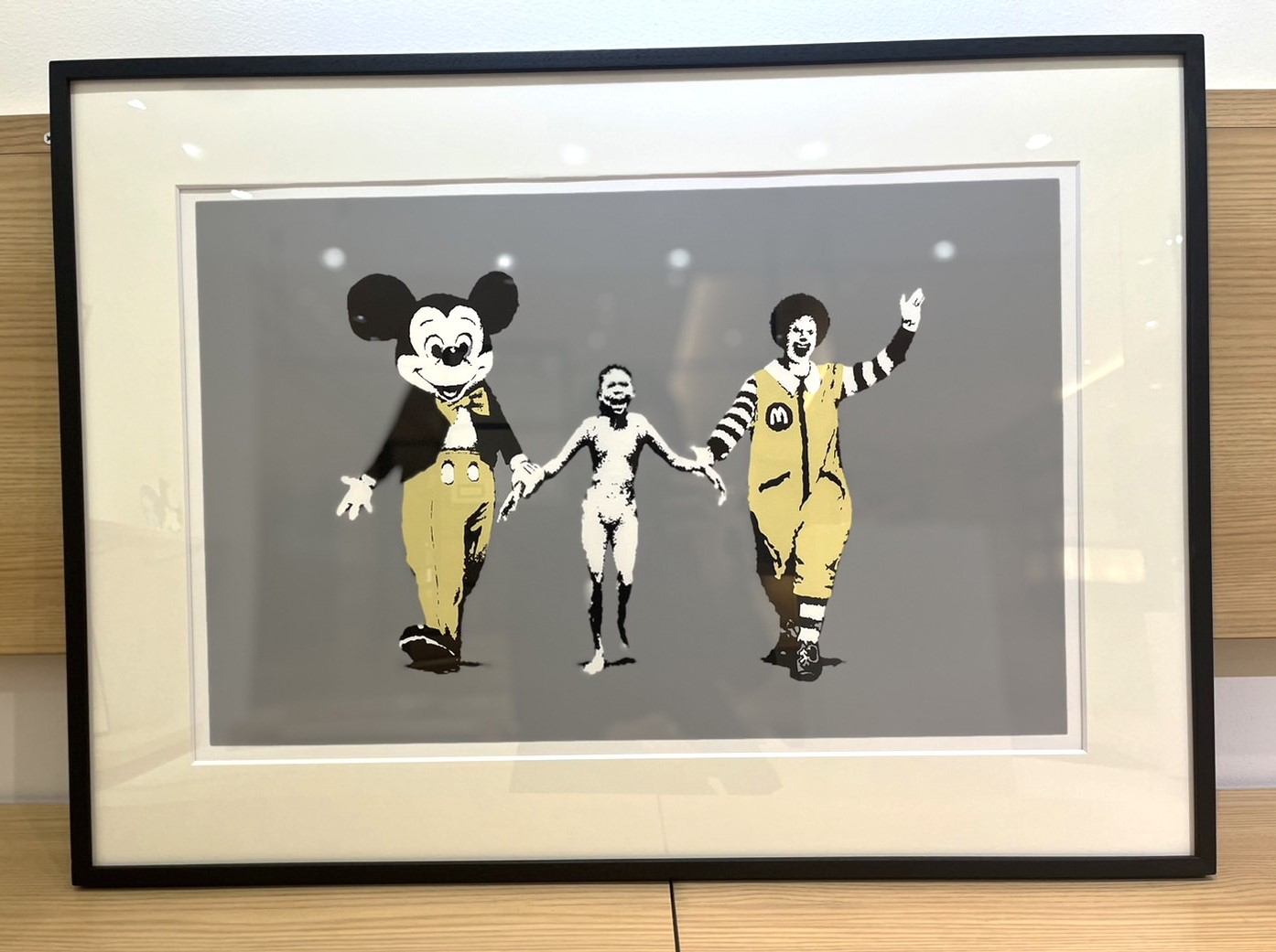 バンクシーの人気作品「ナパーム」☆