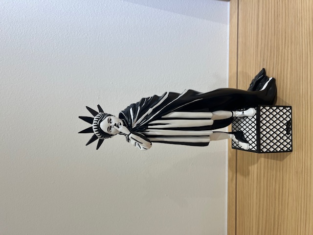 あちらにもこちらにもアート置いてます