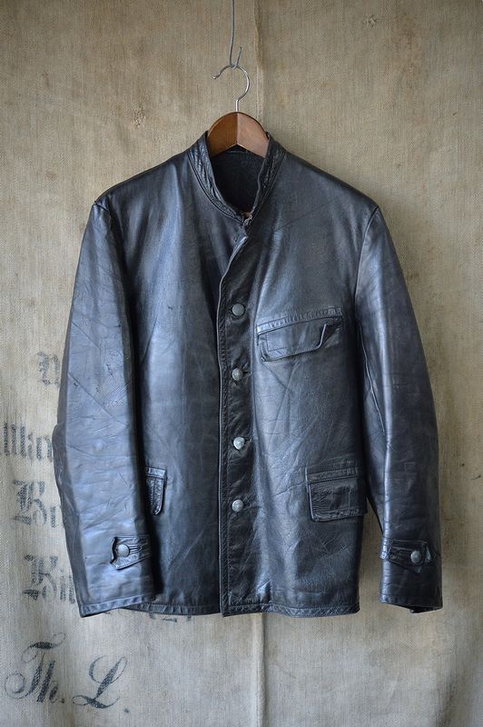 飛行服とミリタリア、そしてレザーワークジャケットのコレクション