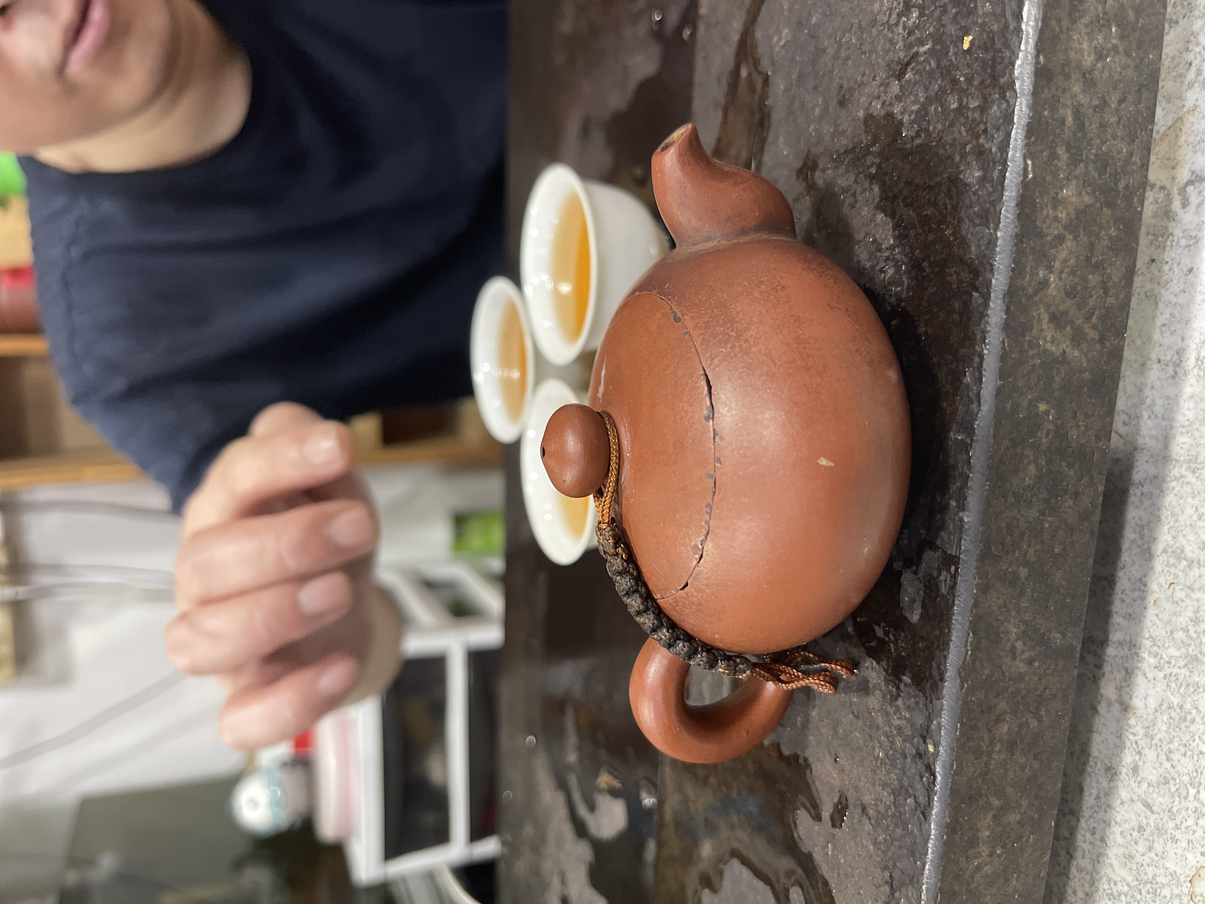 潮州のローカル食堂で振る舞われる蓋碗の蓋がパンパンに膨れ上がるお茶 鳳凰単叢 茶頭 〜上の巻〜