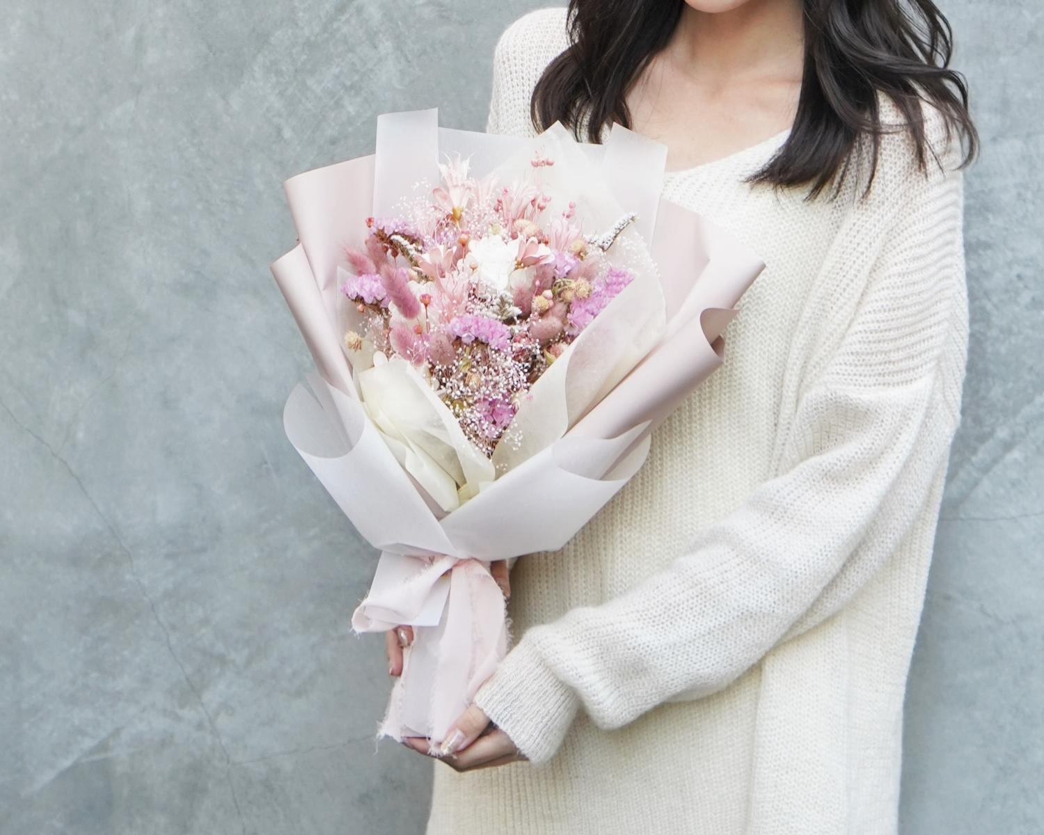 【保存版】結婚祝いに喜ばれるドライフラワーギフト｜選び方とおすすめアイテム