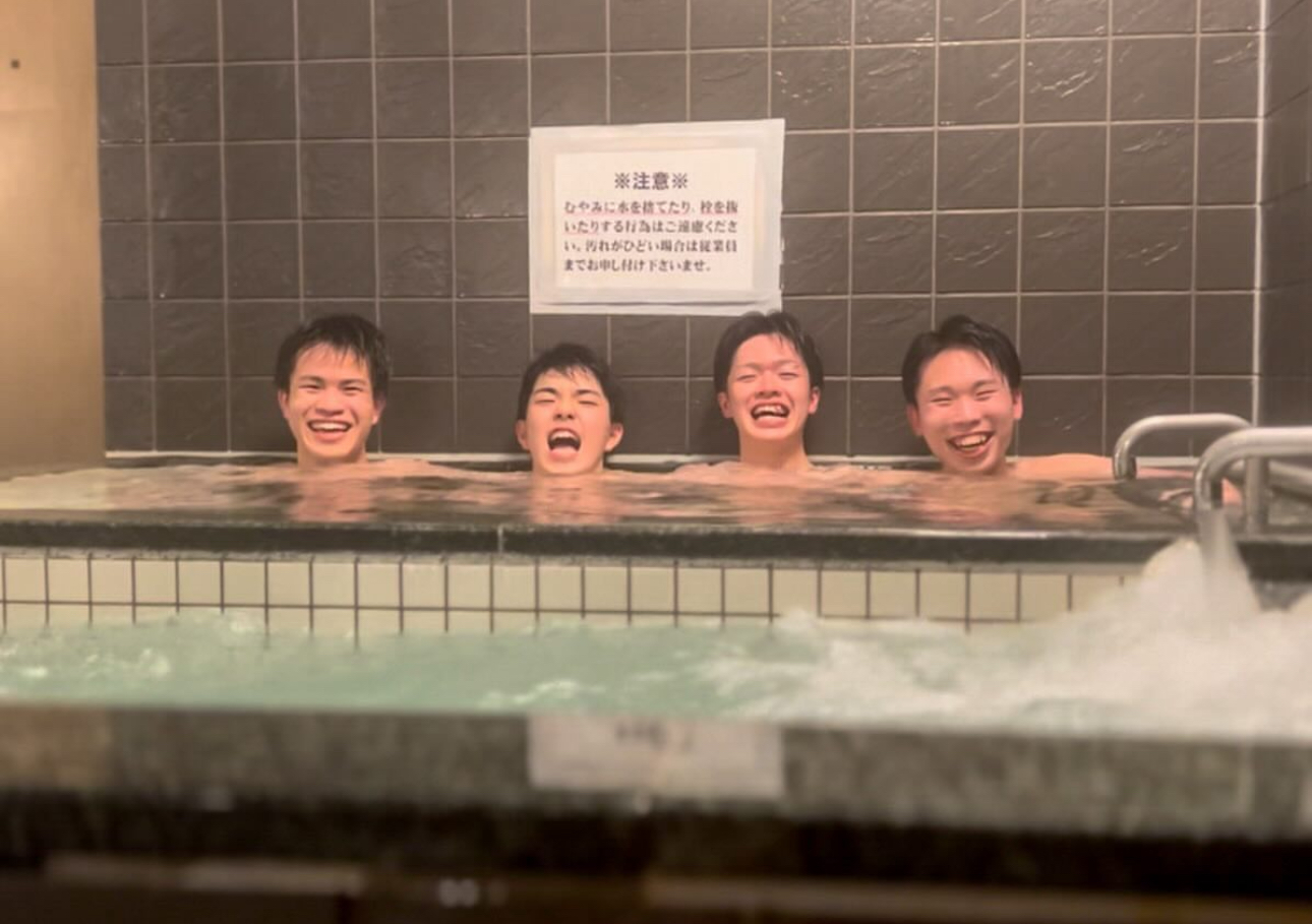 サウナの水面