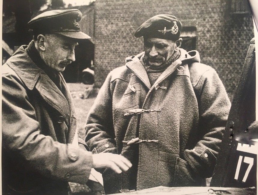 ダッフルコートという「型」が、ブランドの思想でここまで変わる。