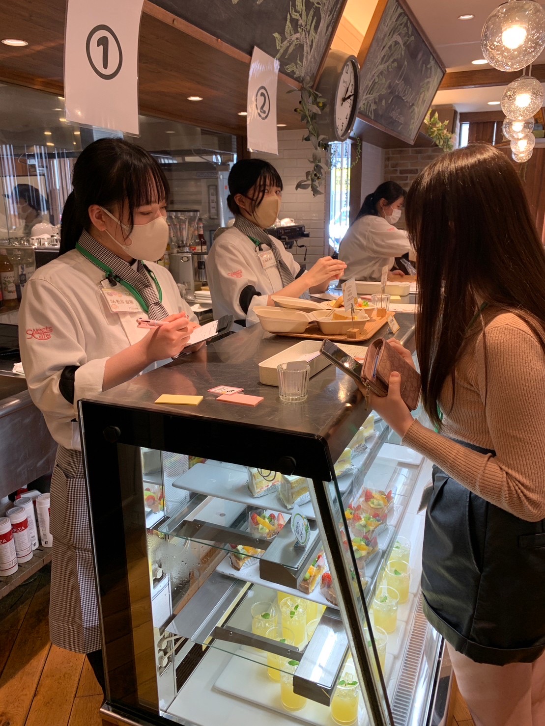 横浜スイーツアンドカフェ専門学校のBASEがオープンします！