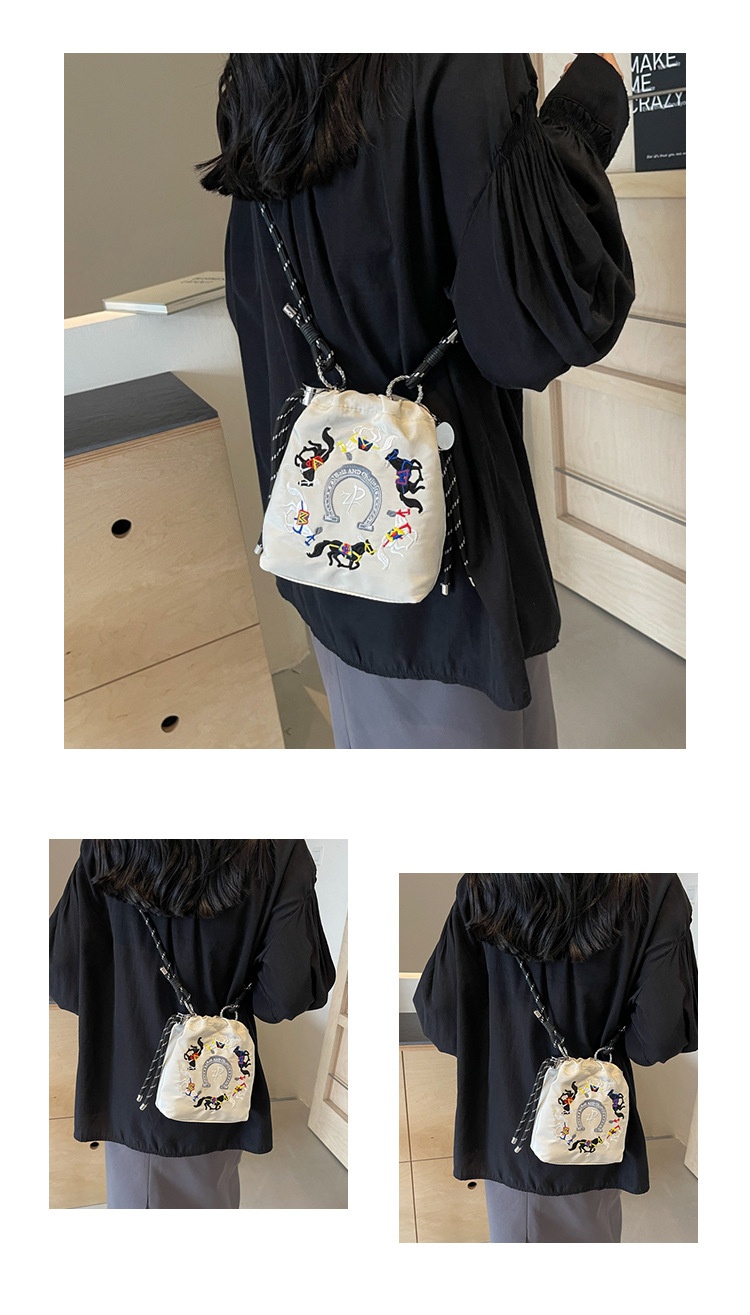 【刺繍入りショルダーバッグ】上品で機能的。5色展開の大人のためのコンパクトバッグ