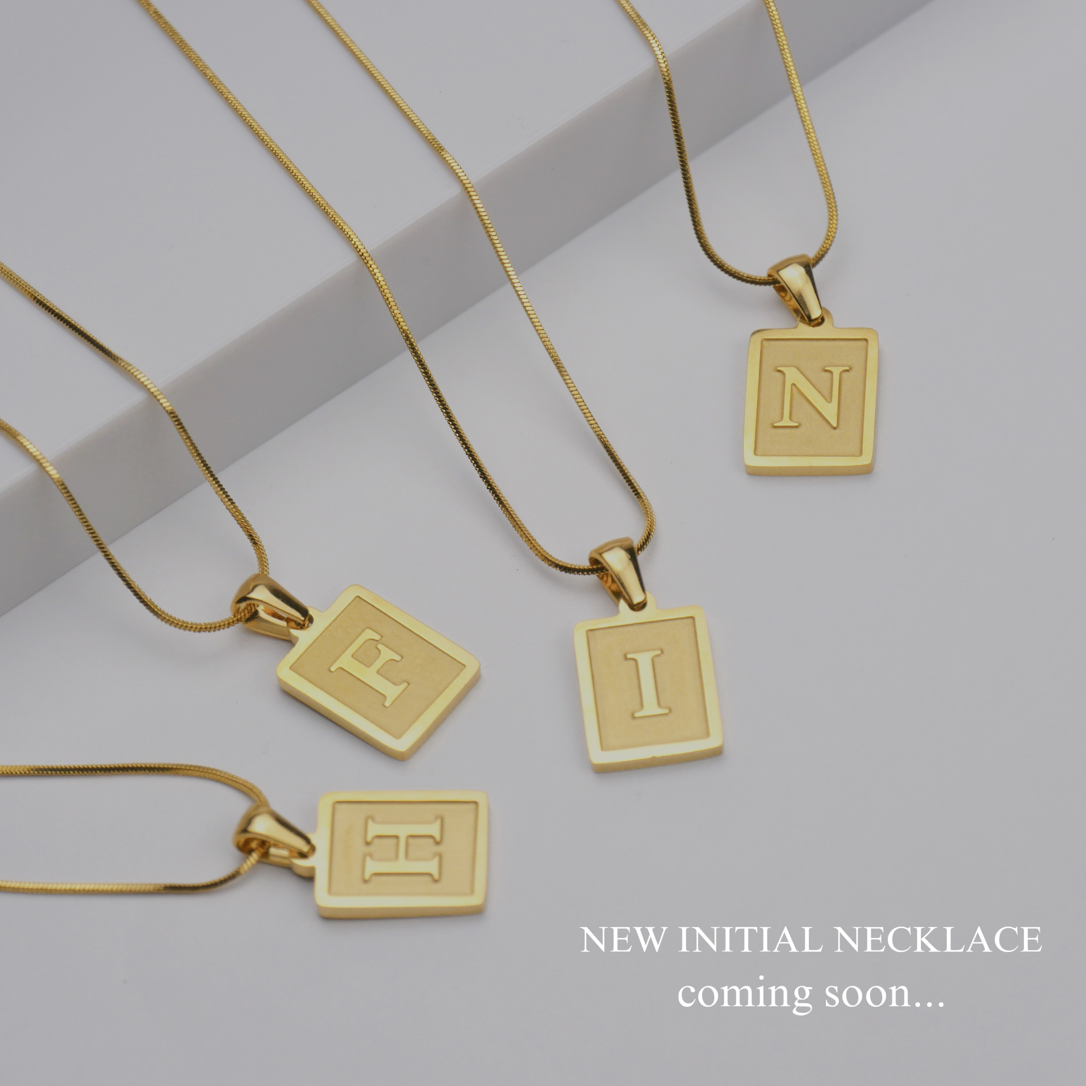 NEW イニシャルネックレス