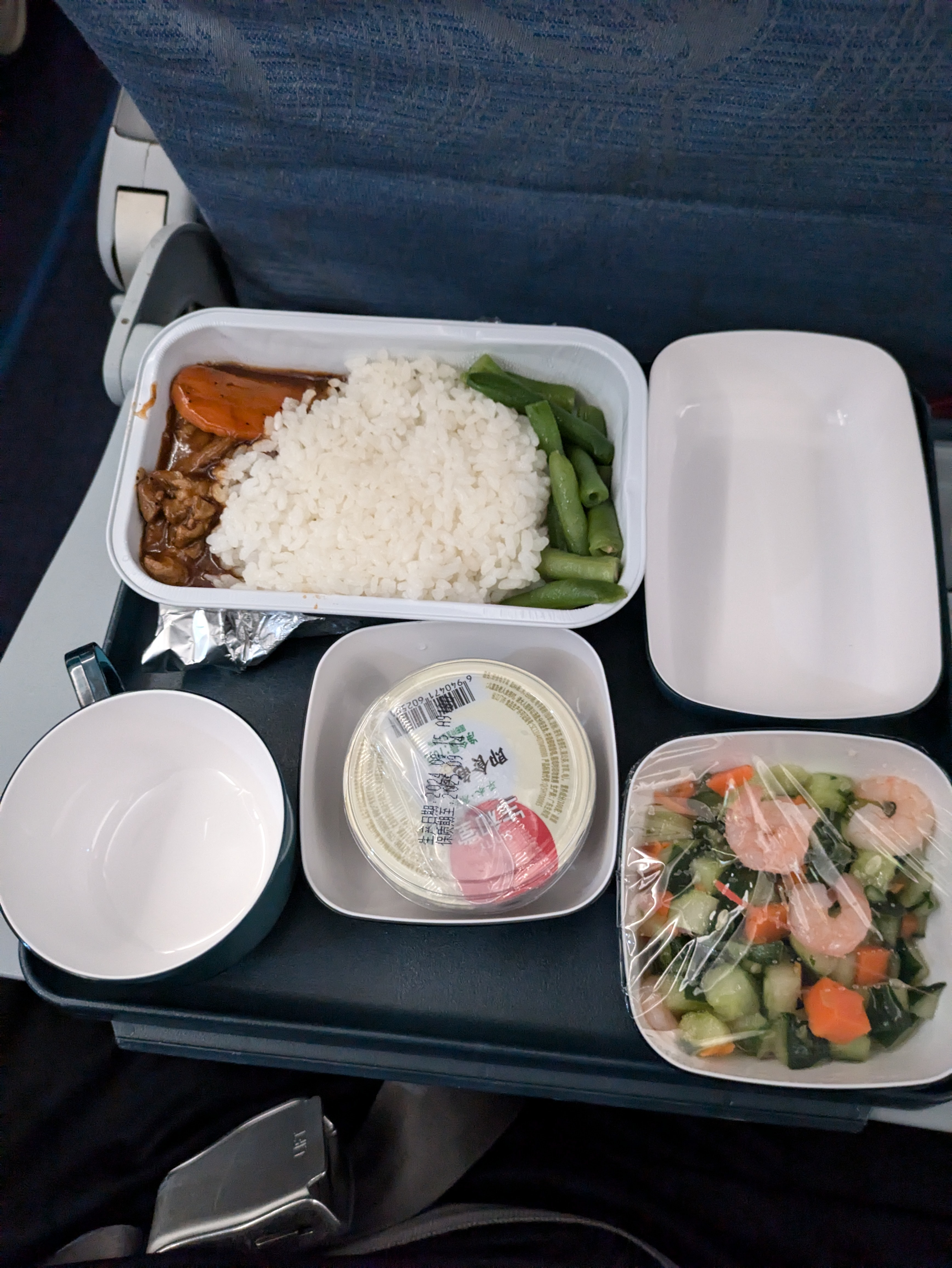 エアチャイナの機内食、、、