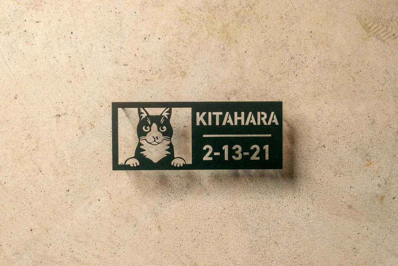 猫ちゃんの小さな特徴もデザインに！心のこもったオーダーメイド猫表札