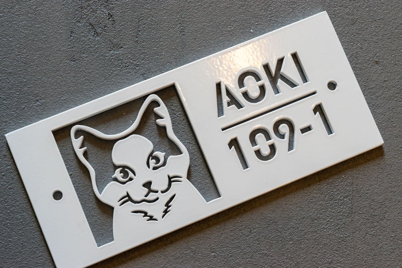 愛猫と共に迎える新しい門出：オーダーメイドの猫表札 ～ラグドールモチーフ～